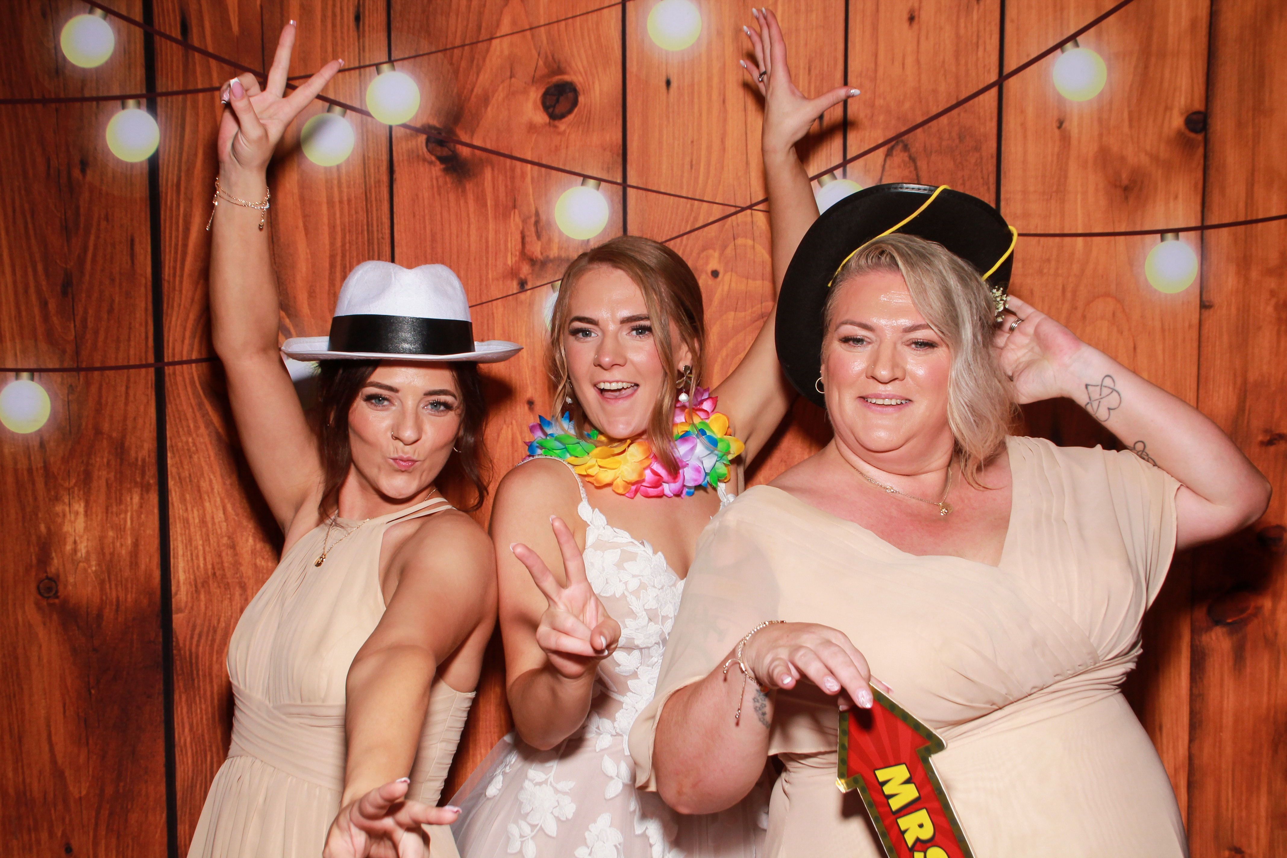 Ciara & Kieran's Wedding | View more photos from the event at gallery.snapmagic.ie/u/SnapMagic/Ciara-Kierans-Wedding