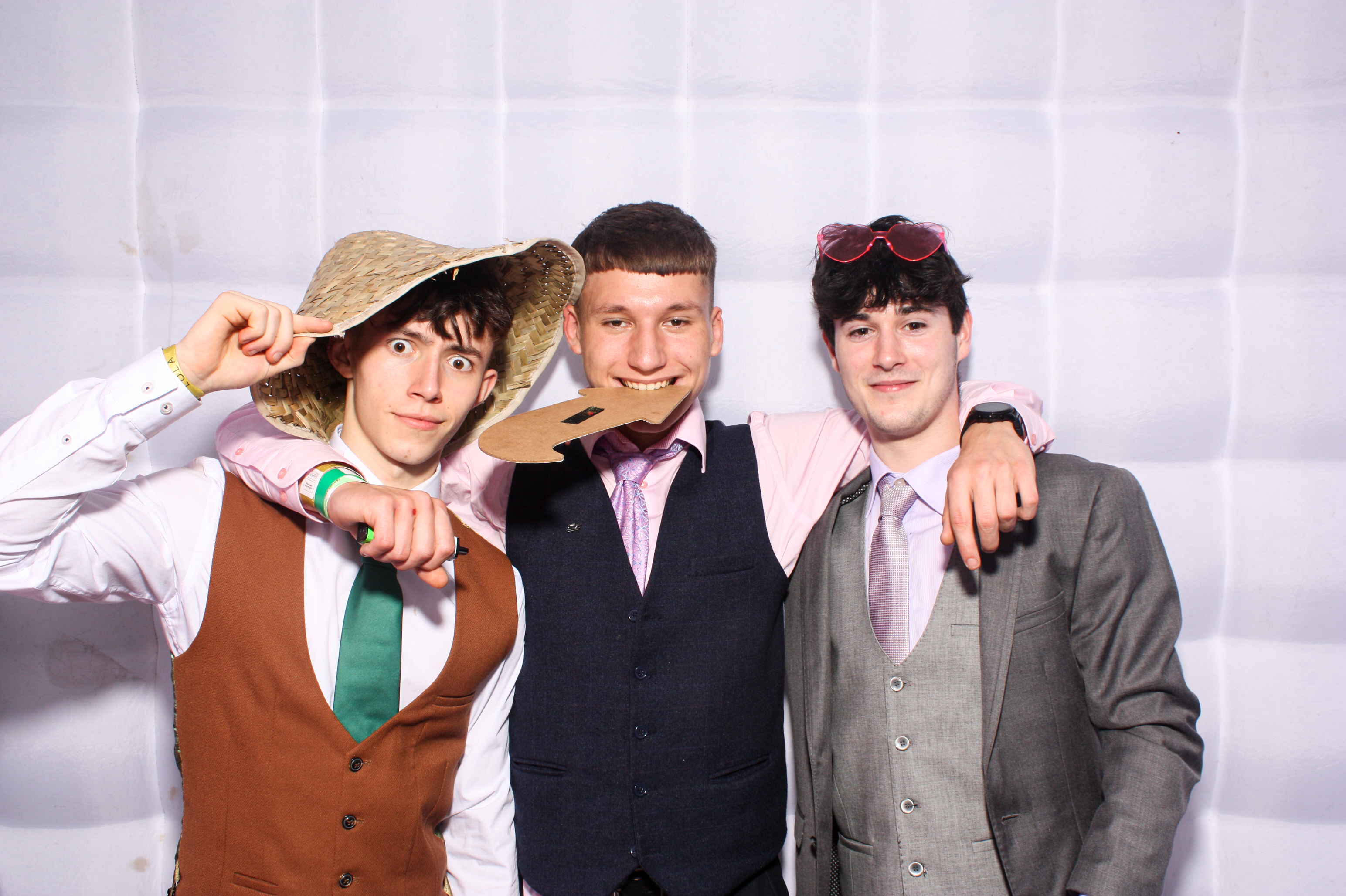 Davitt Debs 2023 | View more photos from the event at gallery.snapmagic.ie/u/SnapMagic/Davitt-Debs-2023