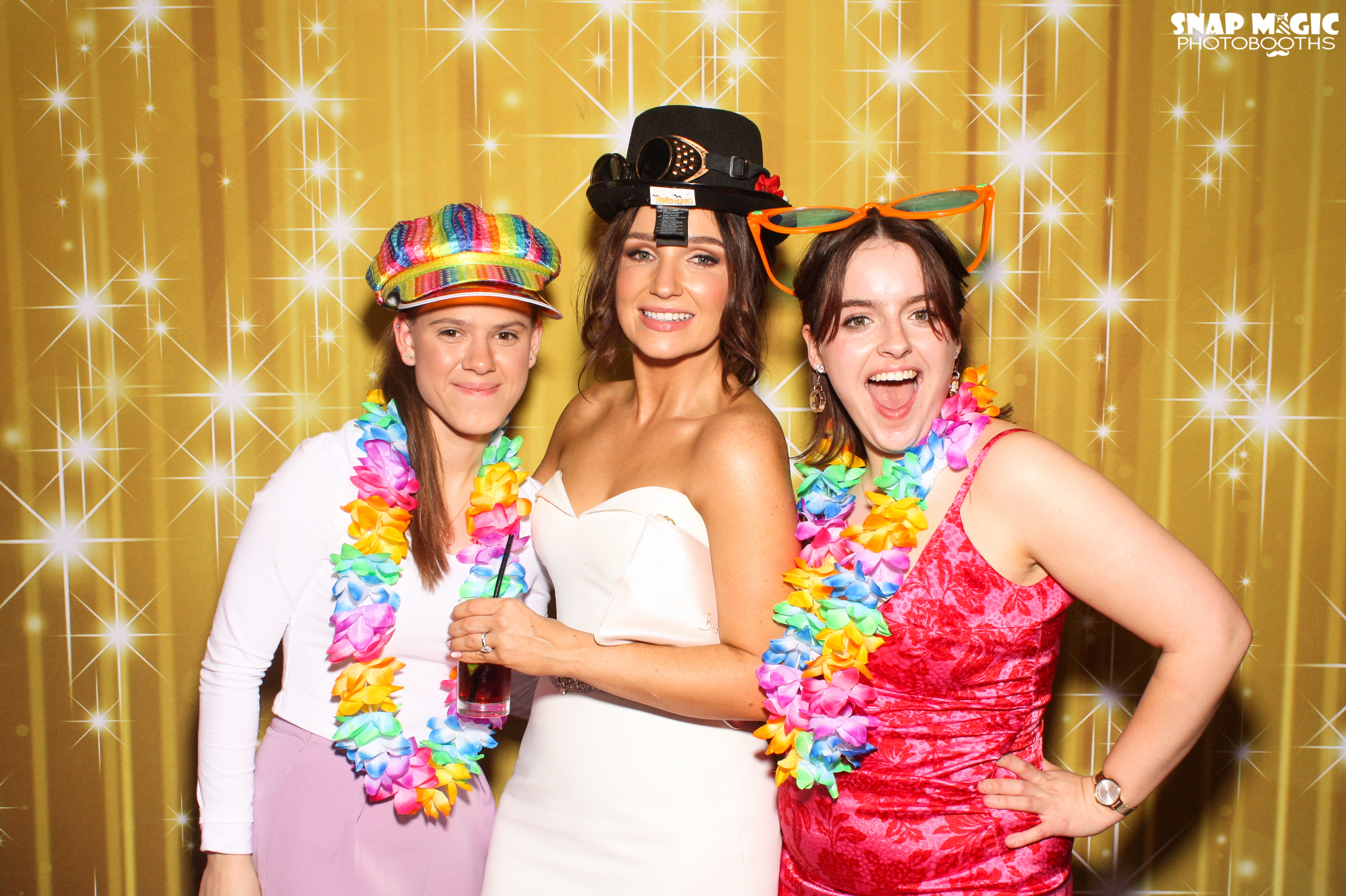 Eimer & Anthonys Wedding | View more photos from the event at gallery.snapmagic.ie/u/SnapMagic/Eimer-Anthonys-Wedding