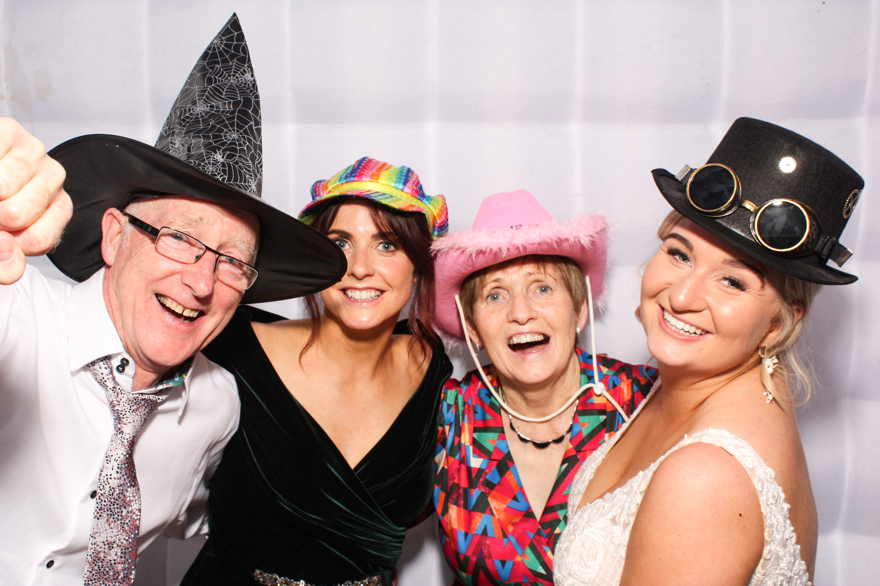 Hannah & Ronan's Wedding | View more photos from the event at gallery.snapmagic.ie/u/SnapMagic/Hannah-Ronans-Wedding