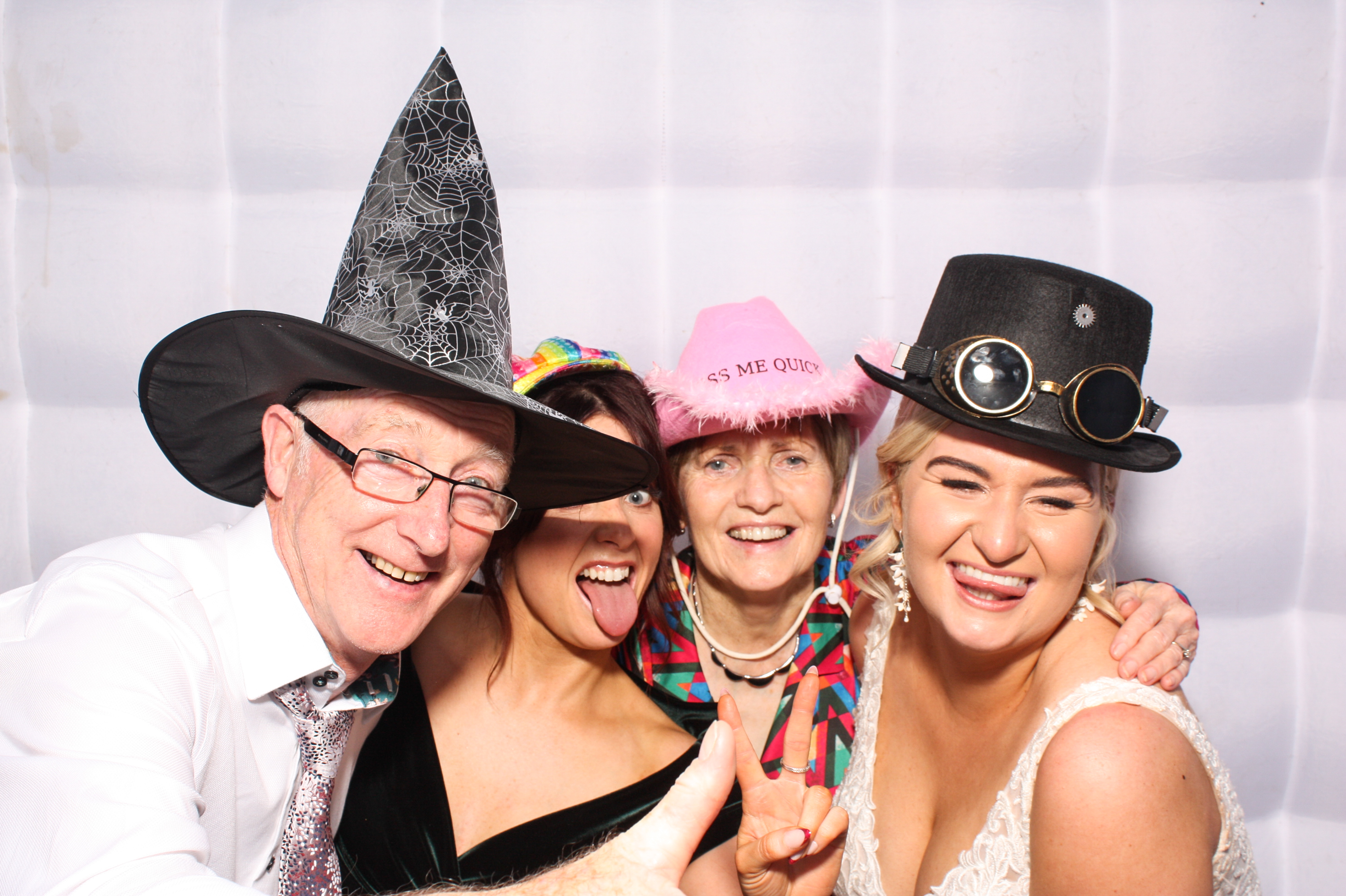 Hannah & Ronan's Wedding | View more photos from the event at gallery.snapmagic.ie/u/SnapMagic/Hannah-Ronans-Wedding