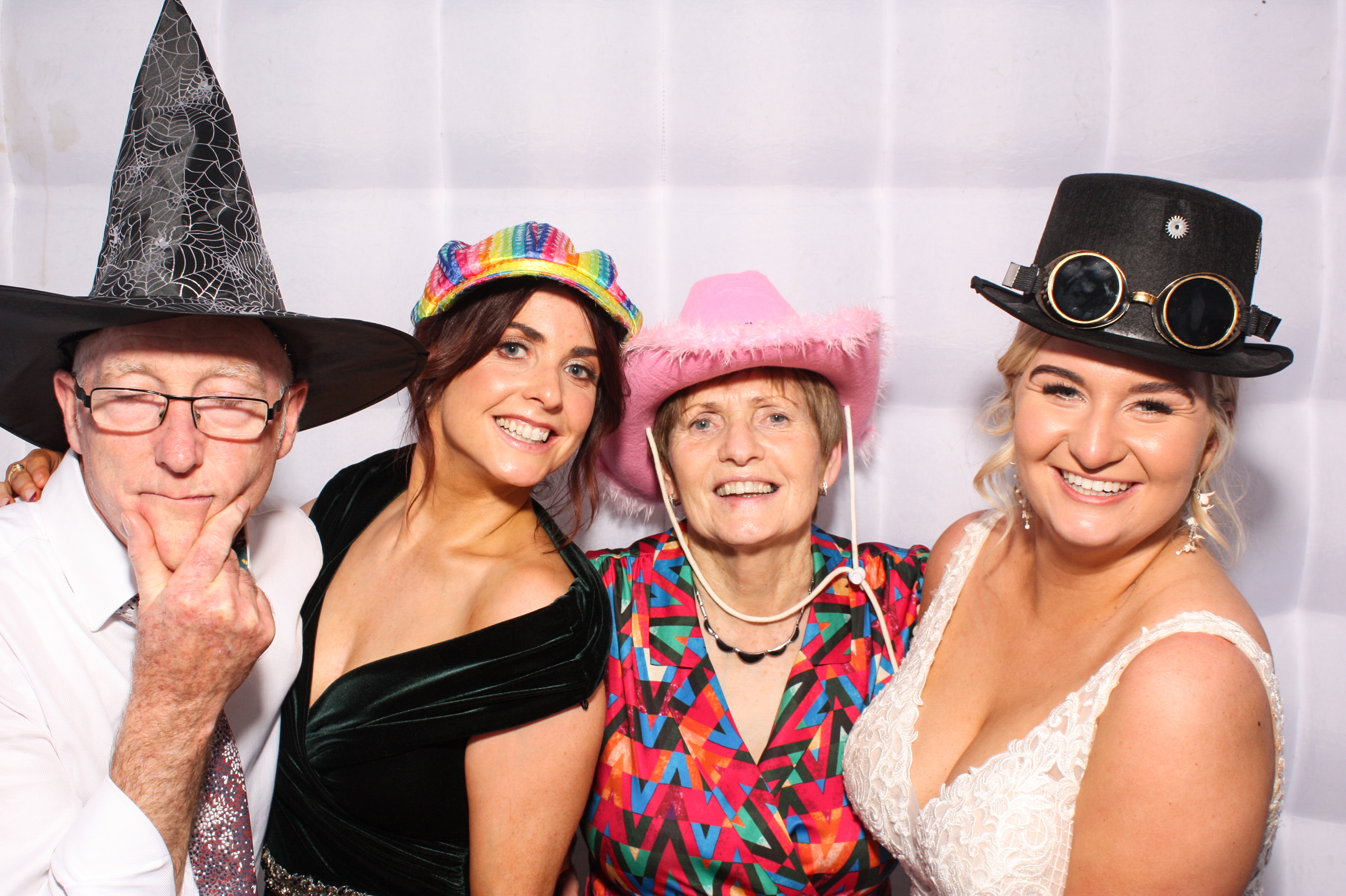 Hannah & Ronan's Wedding | View more photos from the event at gallery.snapmagic.ie/u/SnapMagic/Hannah-Ronans-Wedding