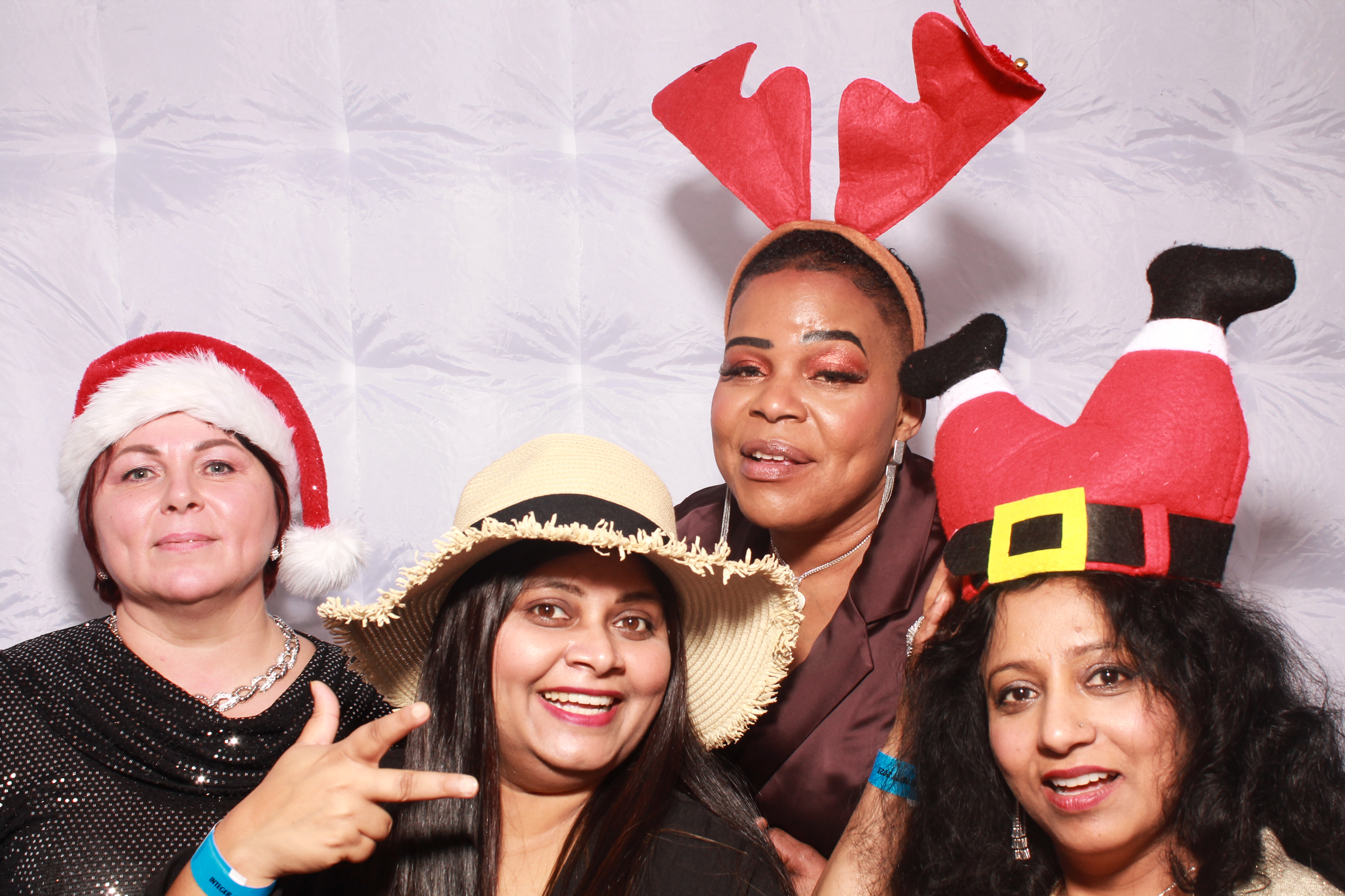 Integer Christmas Party 2023 | View more photos from the event at gallery.snapmagic.ie/u/SnapMagic/Integer-Christmas-Party-2023