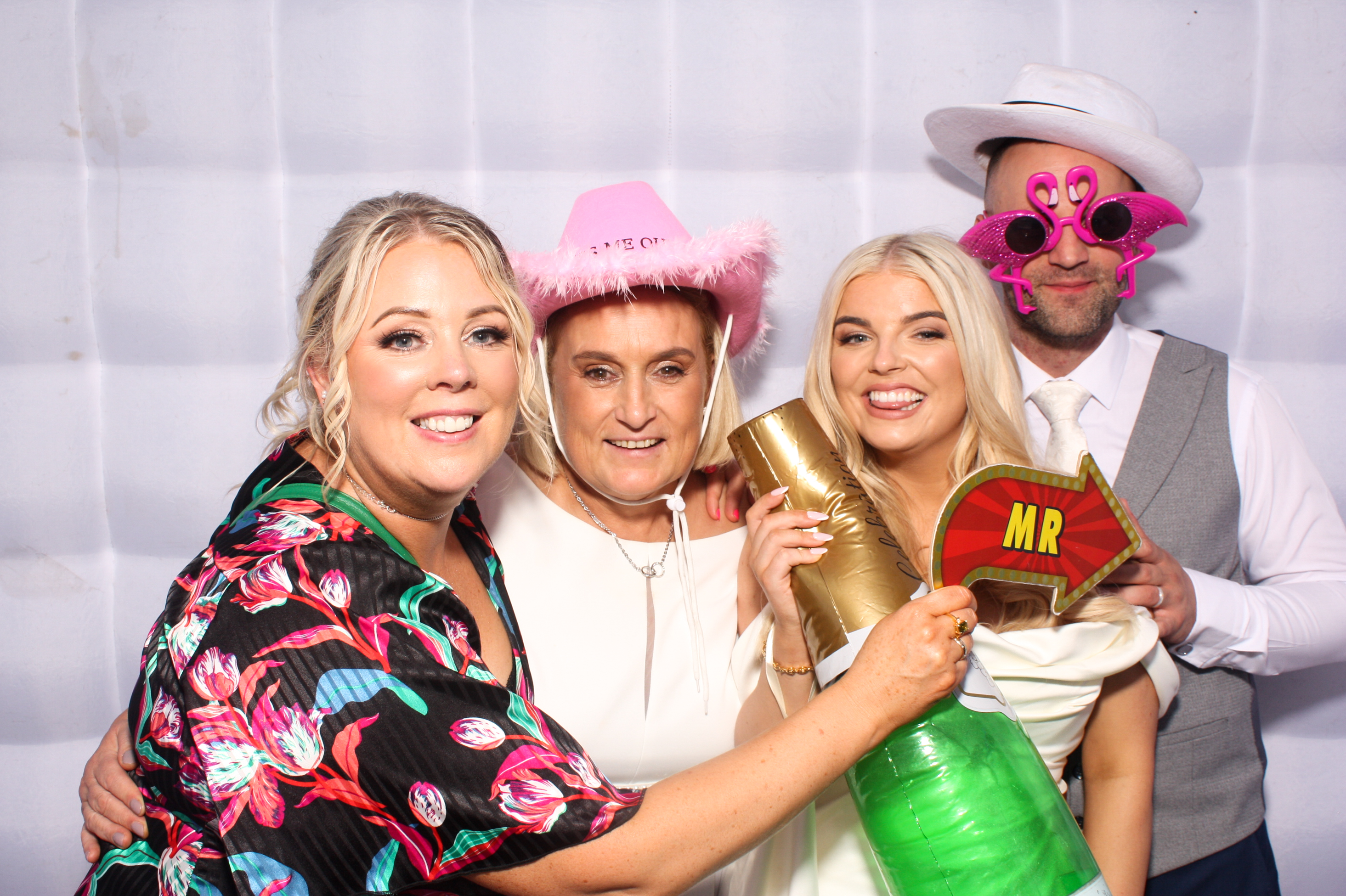Rachel & Cian's Wedding | View more photos from the event at gallery.snapmagic.ie/u/SnapMagic/Rachel-Cians-Wedding