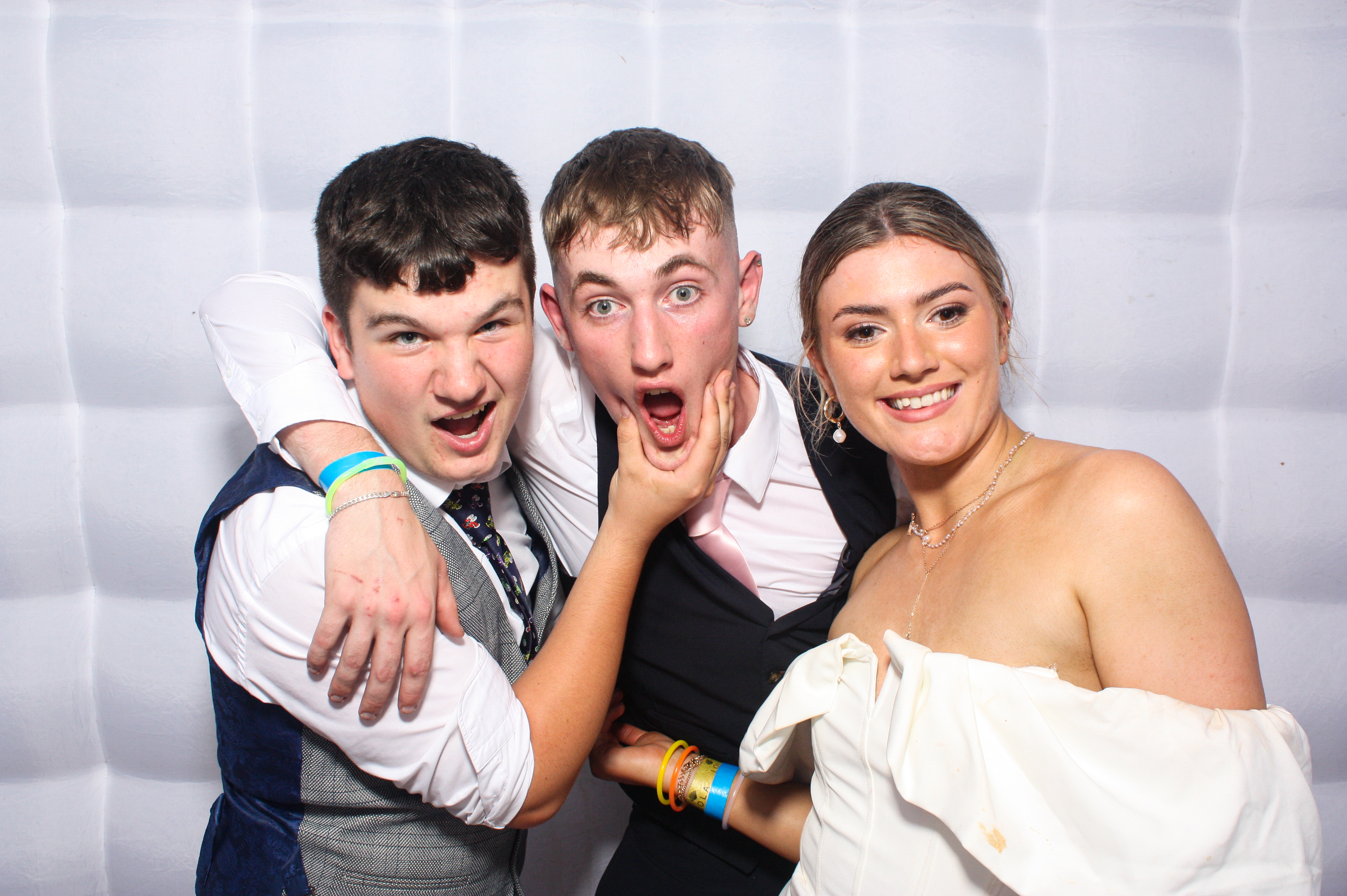 St.Louis CS Debs | View more photos from the event at gallery.snapmagic.ie/u/SnapMagic/StLouis-CS-Debs