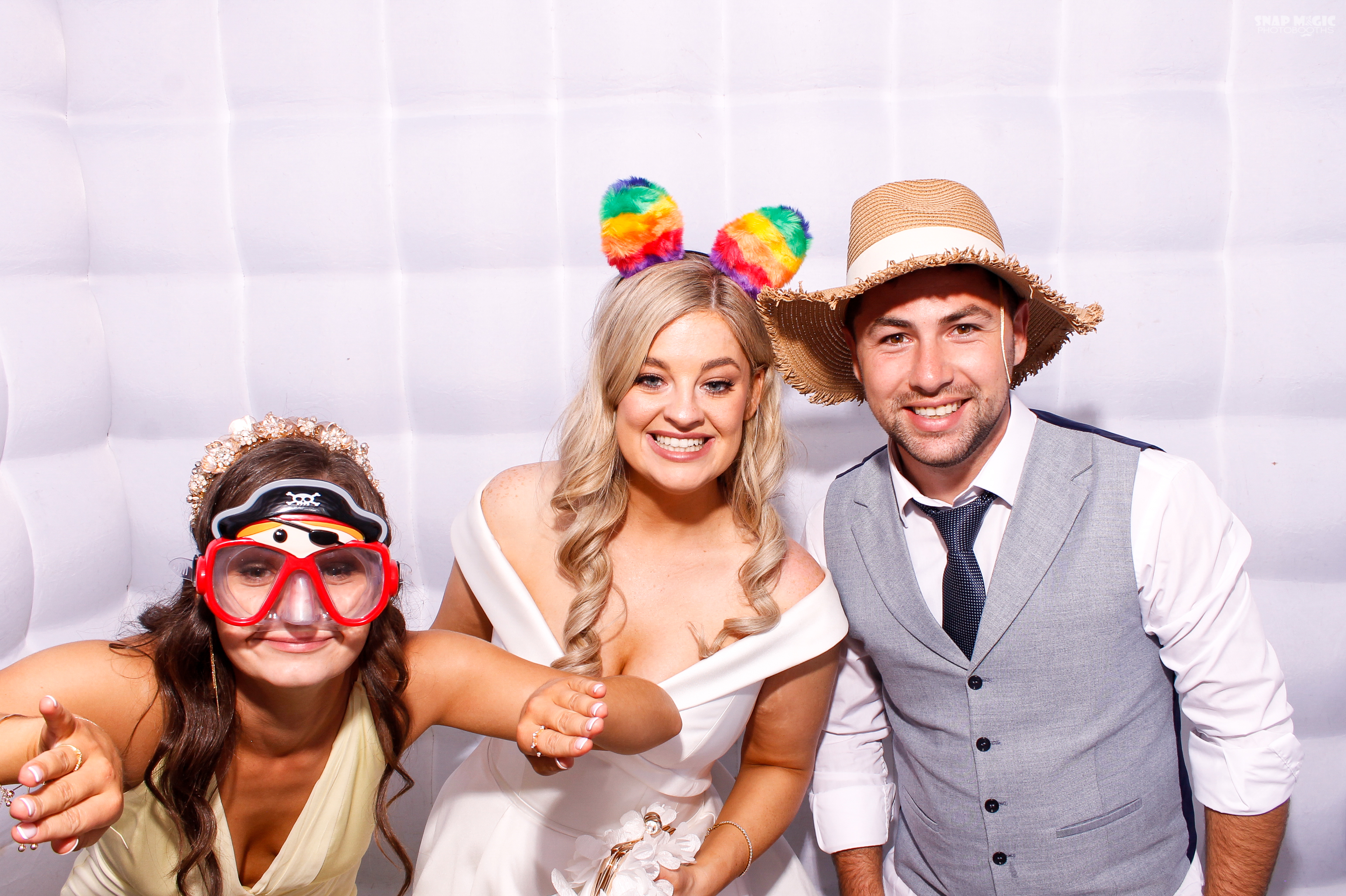 Amy & Leo's Wedding | View more photos from the event at gallery.snapmagic.ie/u/SnapMagic/Amy-Leos-Wedding