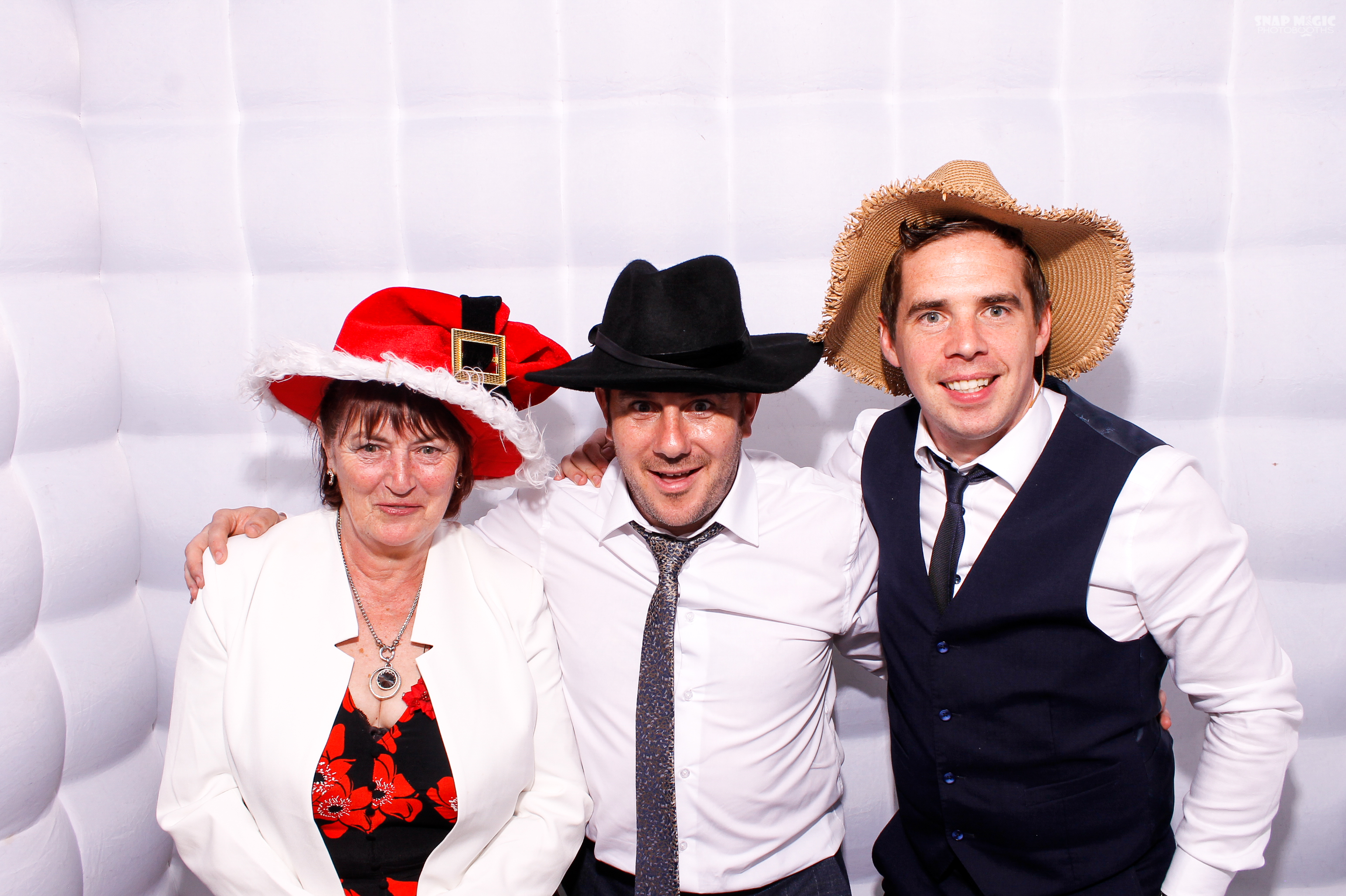 Amy & Leo's Wedding | View more photos from the event at gallery.snapmagic.ie/u/SnapMagic/Amy-Leos-Wedding