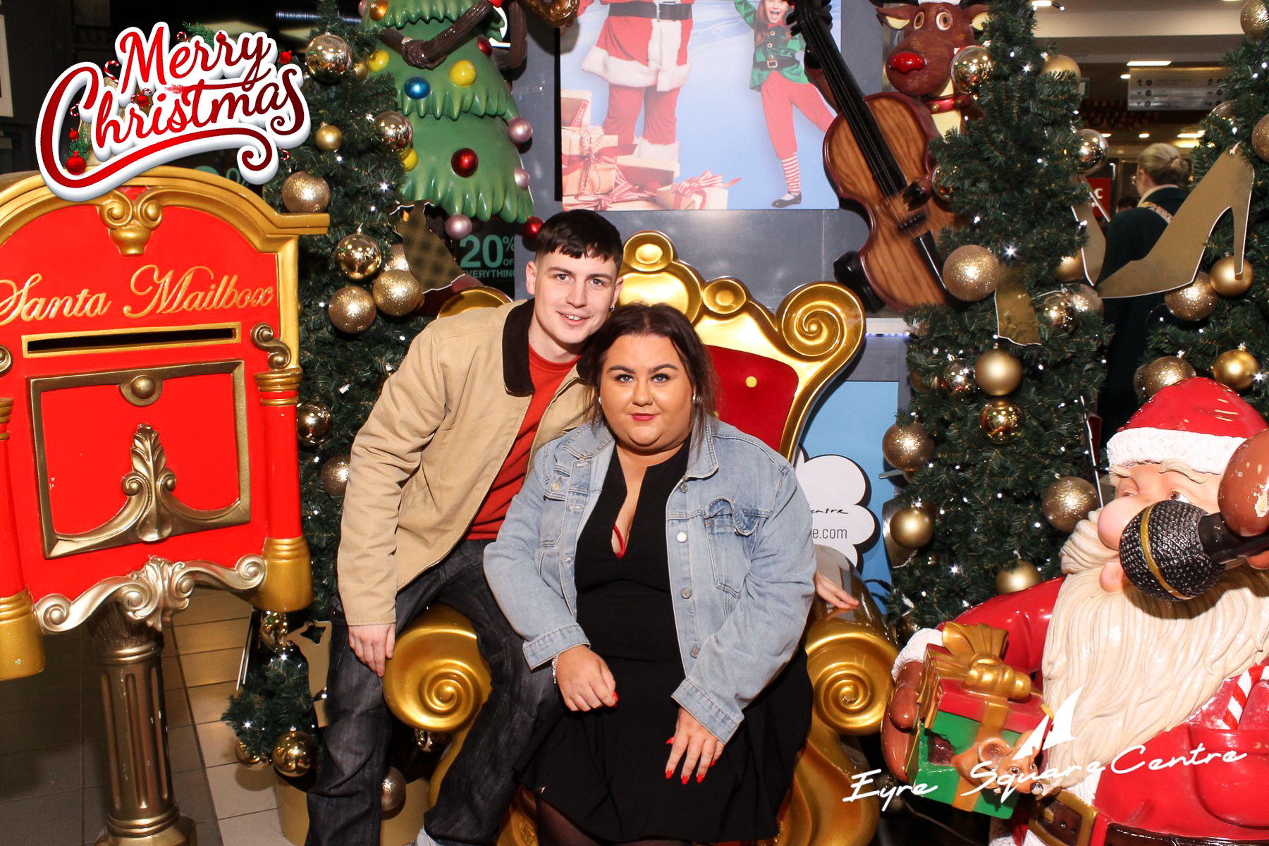Eyre Square Shopping Centre Xmas Photobooth | View more photos from the event at gallery.snapmagic.ie/u/SnapMagic/Eyre-Square-Shopping-Centre-Xmas-Photobooth