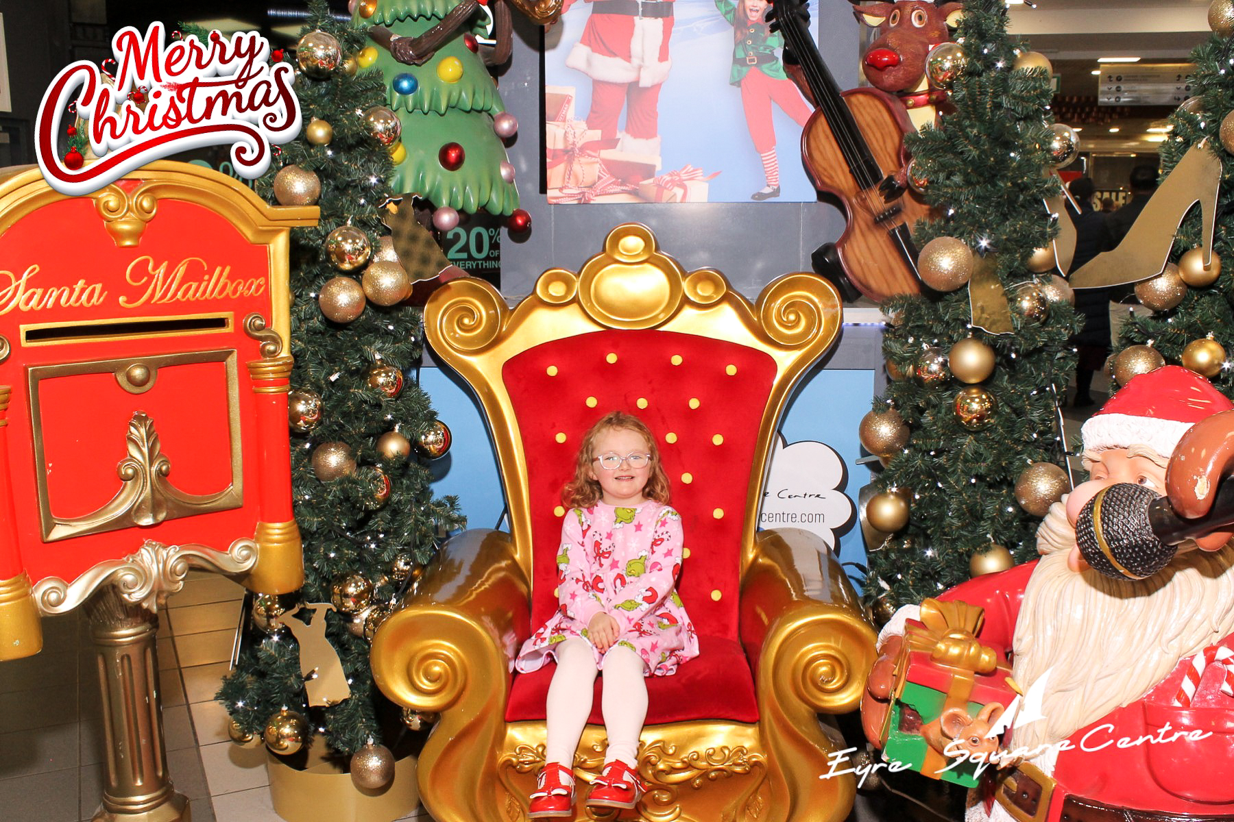 Eyre Square Shopping Centre Xmas Photobooth | View more photos from the event at gallery.snapmagic.ie/u/SnapMagic/Eyre-Square-Shopping-Centre-Xmas-Photobooth
