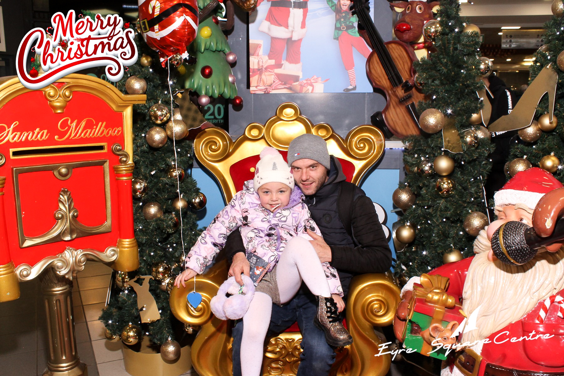 Eyre Square Shopping Centre Xmas Photobooth | View more photos from the event at gallery.snapmagic.ie/u/SnapMagic/Eyre-Square-Shopping-Centre-Xmas-Photobooth