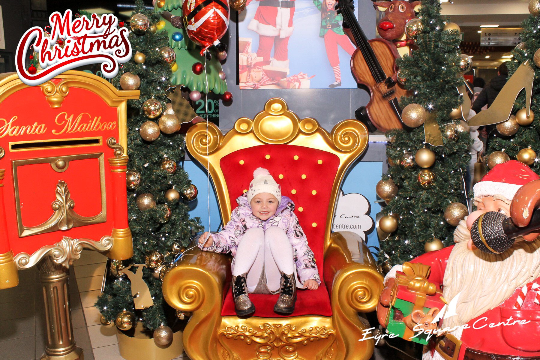 Eyre Square Shopping Centre Xmas Photobooth | View more photos from the event at gallery.snapmagic.ie/u/SnapMagic/Eyre-Square-Shopping-Centre-Xmas-Photobooth