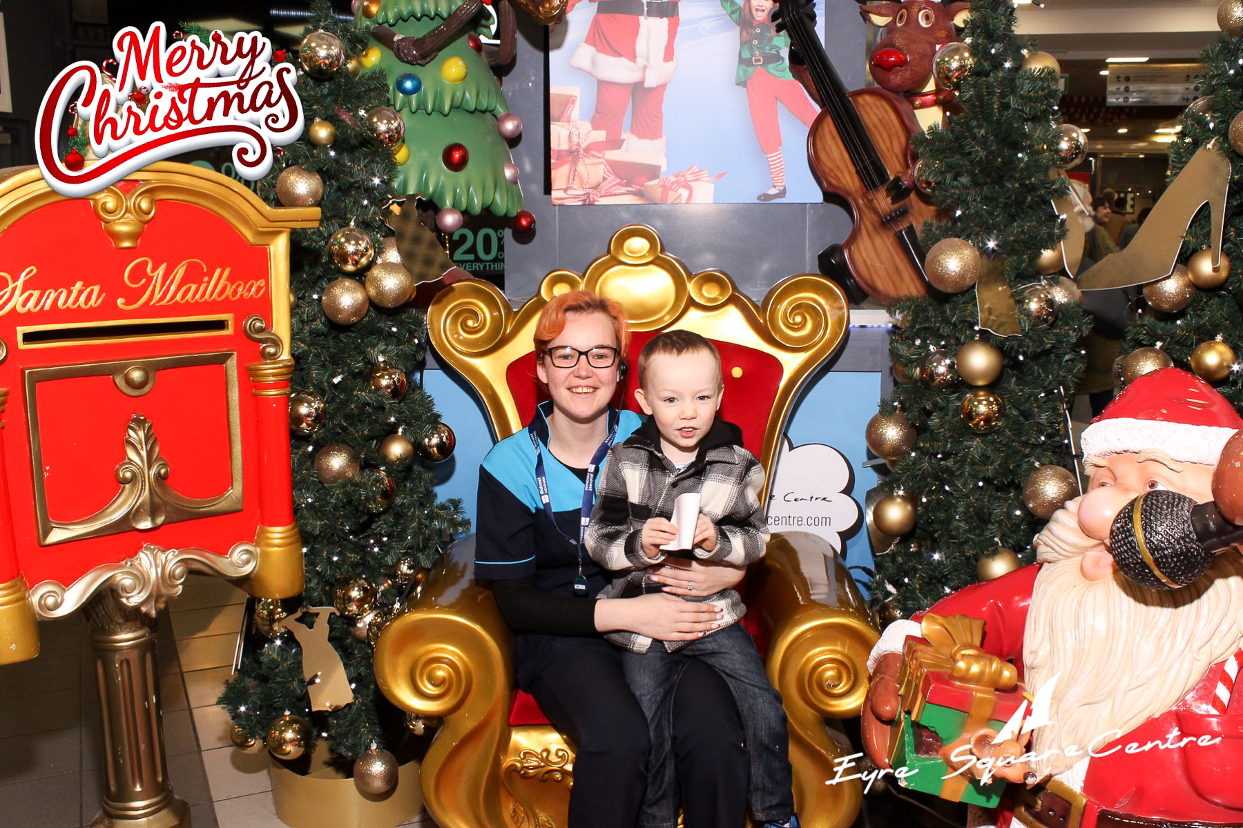 Eyre Square Shopping Centre Xmas Photobooth | View more photos from the event at gallery.snapmagic.ie/u/SnapMagic/Eyre-Square-Shopping-Centre-Xmas-Photobooth