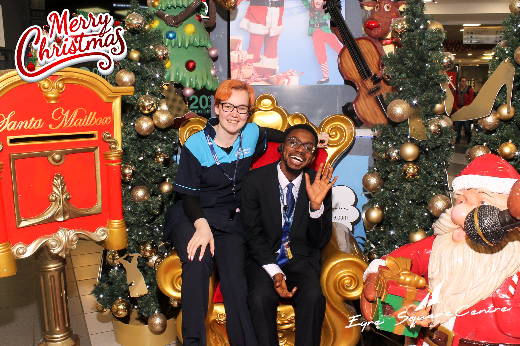 Eyre Square Shopping Centre Xmas Photobooth | View more photos from the event at gallery.snapmagic.ie/u/SnapMagic/Eyre-Square-Shopping-Centre-Xmas-Photobooth