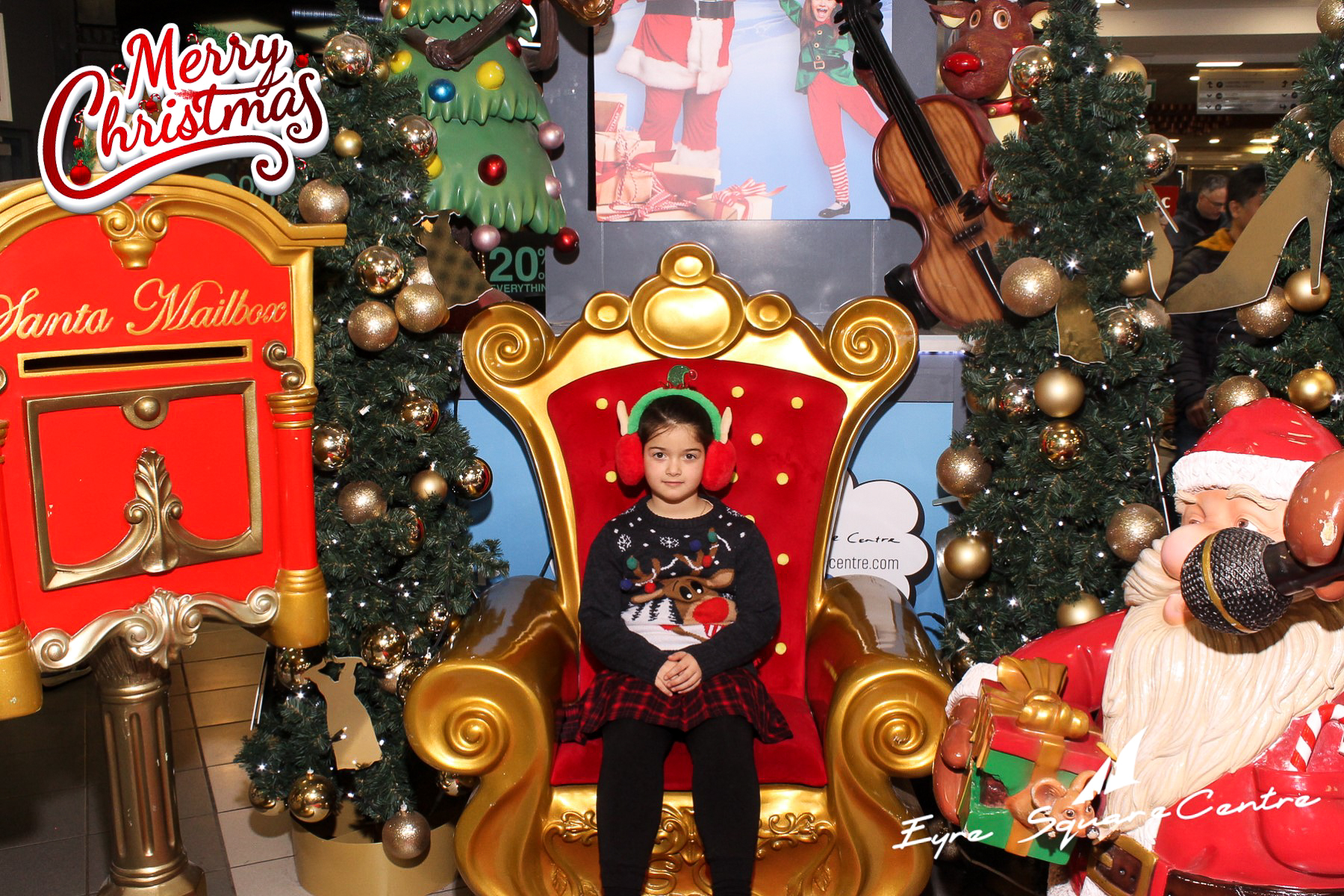 Eyre Square Shopping Centre Xmas Photobooth | View more photos from the event at gallery.snapmagic.ie/u/SnapMagic/Eyre-Square-Shopping-Centre-Xmas-Photobooth