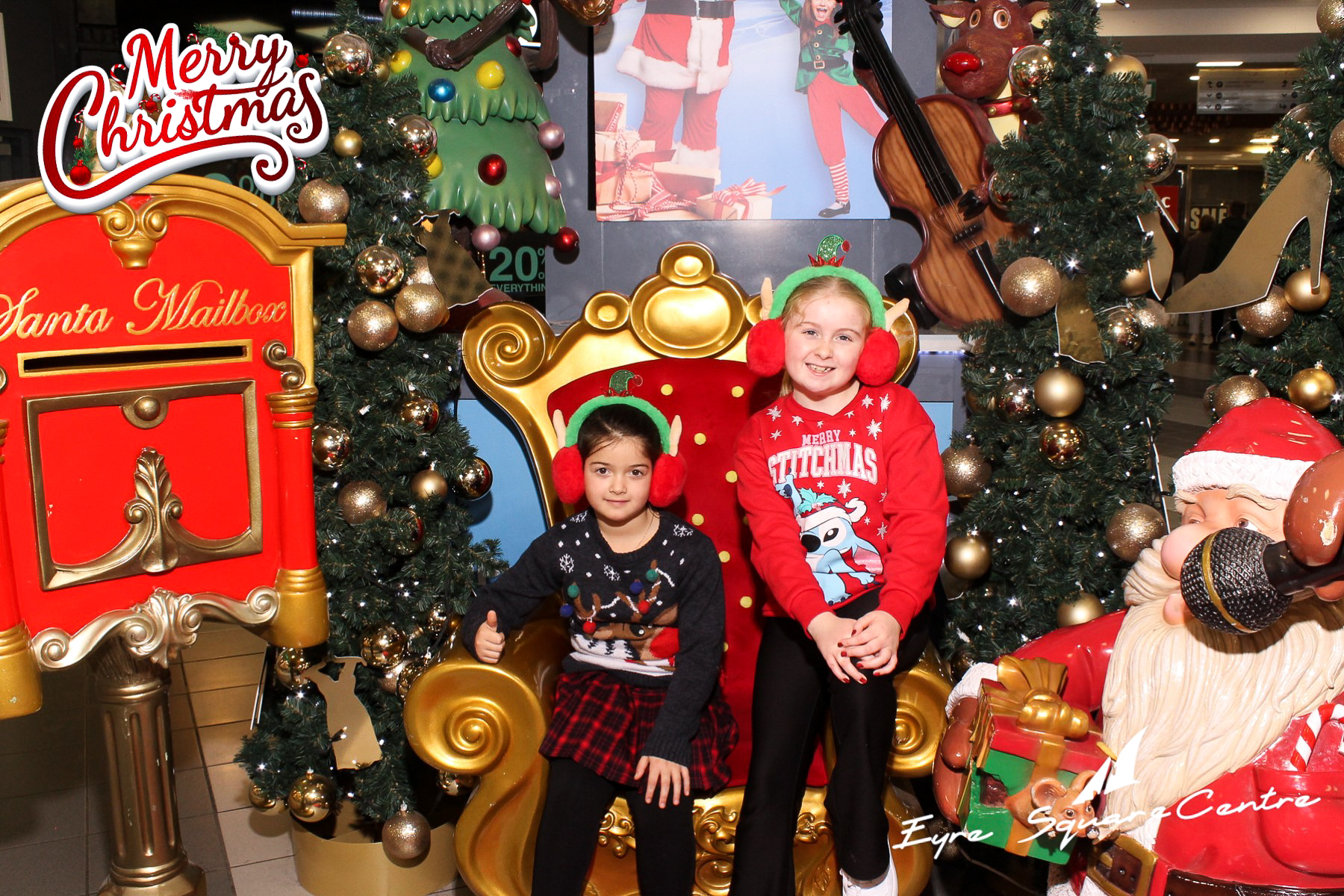 Eyre Square Shopping Centre Xmas Photobooth | View more photos from the event at gallery.snapmagic.ie/u/SnapMagic/Eyre-Square-Shopping-Centre-Xmas-Photobooth