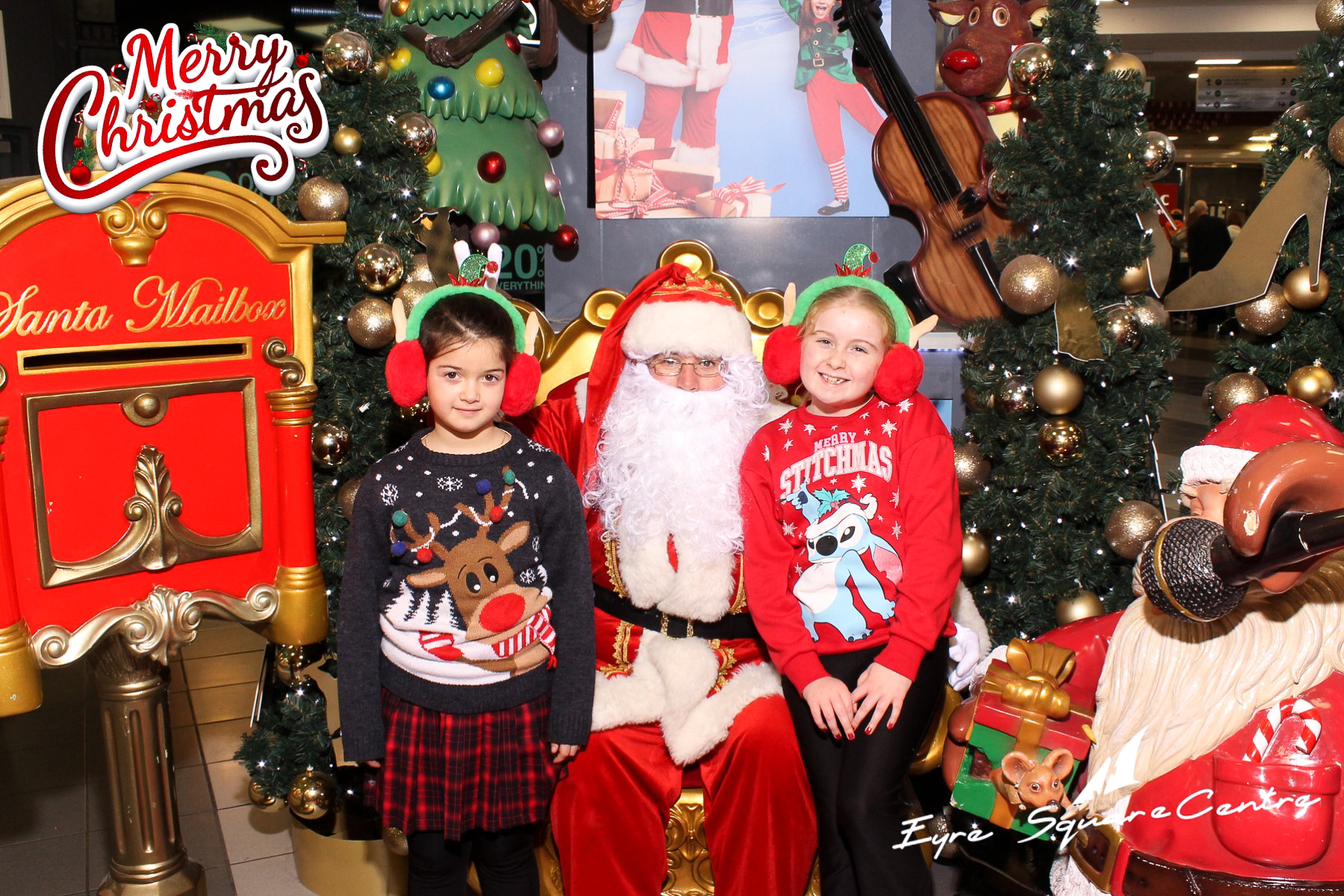 Eyre Square Shopping Centre Xmas Photobooth | View more photos from the event at gallery.snapmagic.ie/u/SnapMagic/Eyre-Square-Shopping-Centre-Xmas-Photobooth