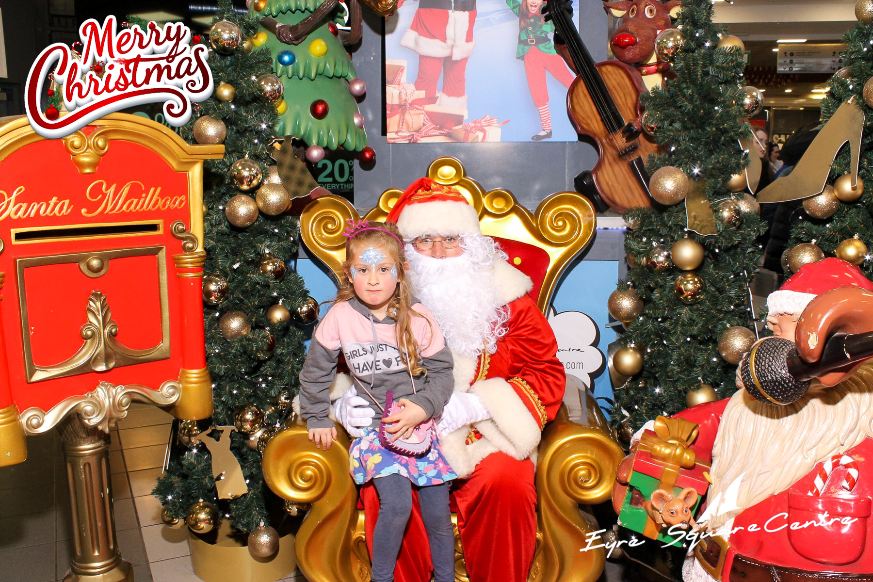 Eyre Square Shopping Centre Xmas Photobooth | View more photos from the event at gallery.snapmagic.ie/u/SnapMagic/Eyre-Square-Shopping-Centre-Xmas-Photobooth