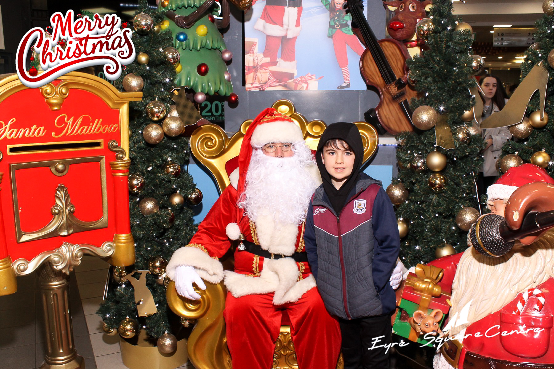 Eyre Square Shopping Centre Xmas Photobooth | View more photos from the event at gallery.snapmagic.ie/u/SnapMagic/Eyre-Square-Shopping-Centre-Xmas-Photobooth