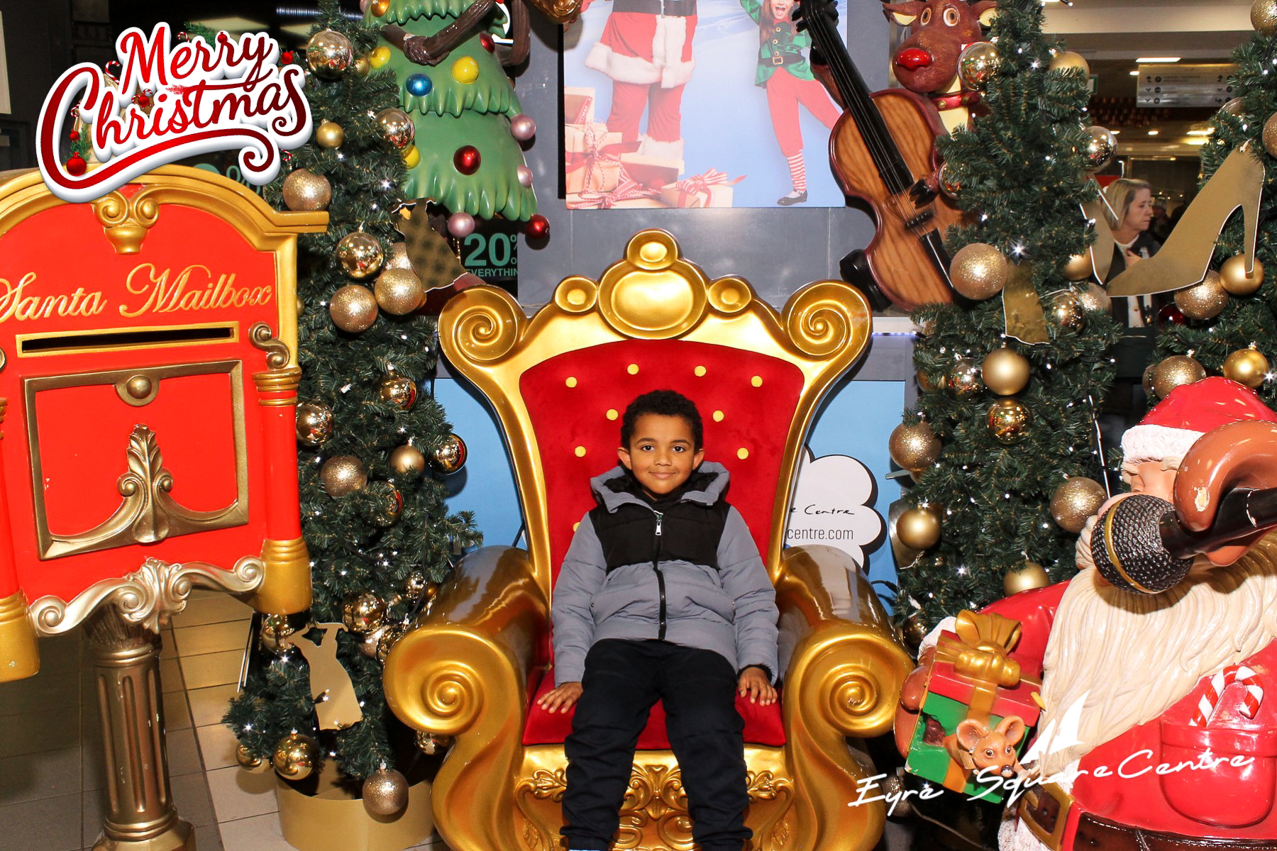Eyre Square Shopping Centre Xmas Photobooth | View more photos from the event at gallery.snapmagic.ie/u/SnapMagic/Eyre-Square-Shopping-Centre-Xmas-Photobooth