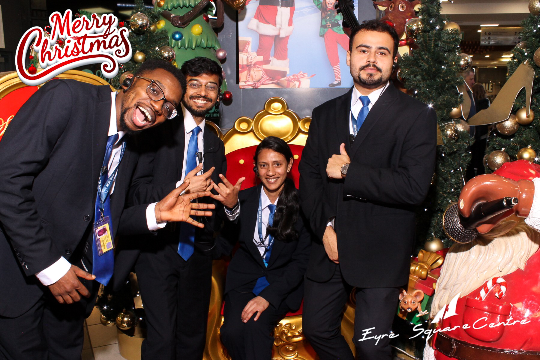 Eyre Square Shopping Centre Xmas Photobooth | View more photos from the event at gallery.snapmagic.ie/u/SnapMagic/Eyre-Square-Shopping-Centre-Xmas-Photobooth
