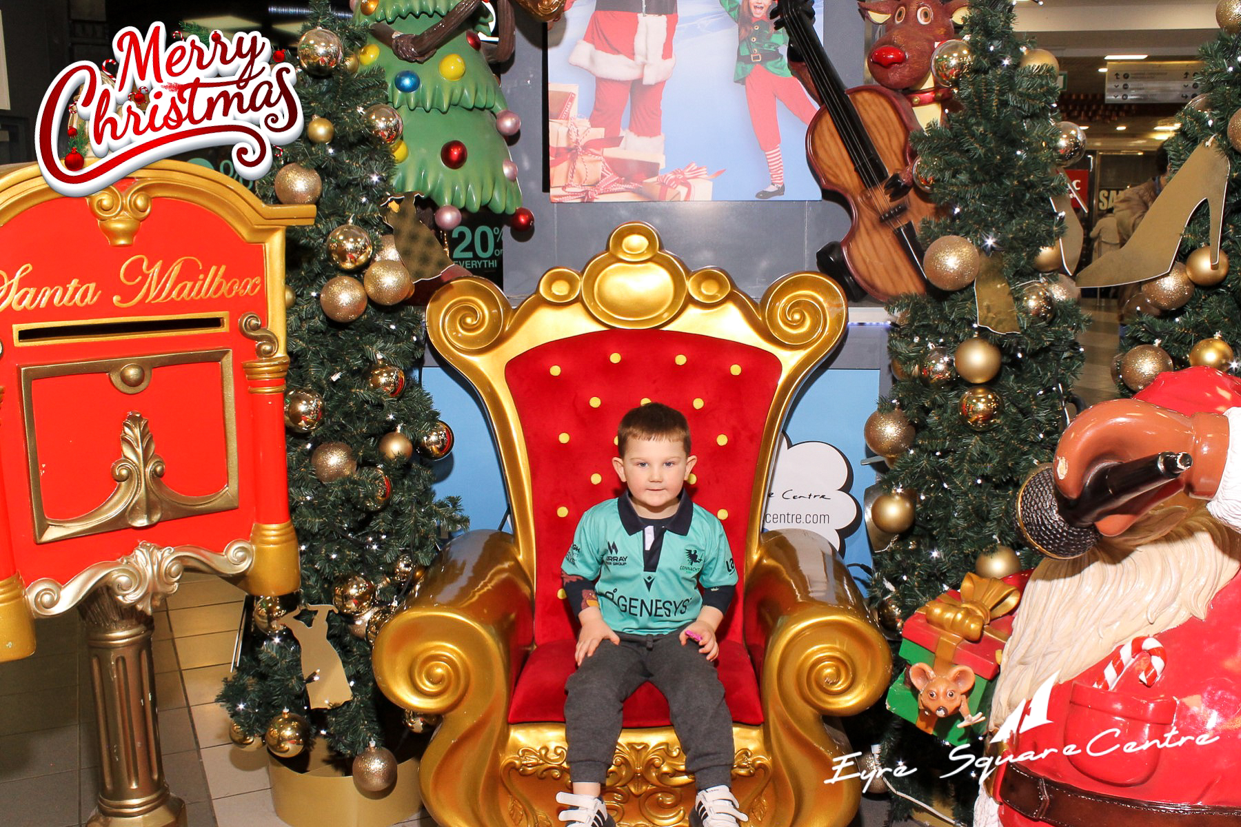 Eyre Square Shopping Centre Xmas Photobooth | View more photos from the event at gallery.snapmagic.ie/u/SnapMagic/Eyre-Square-Shopping-Centre-Xmas-Photobooth