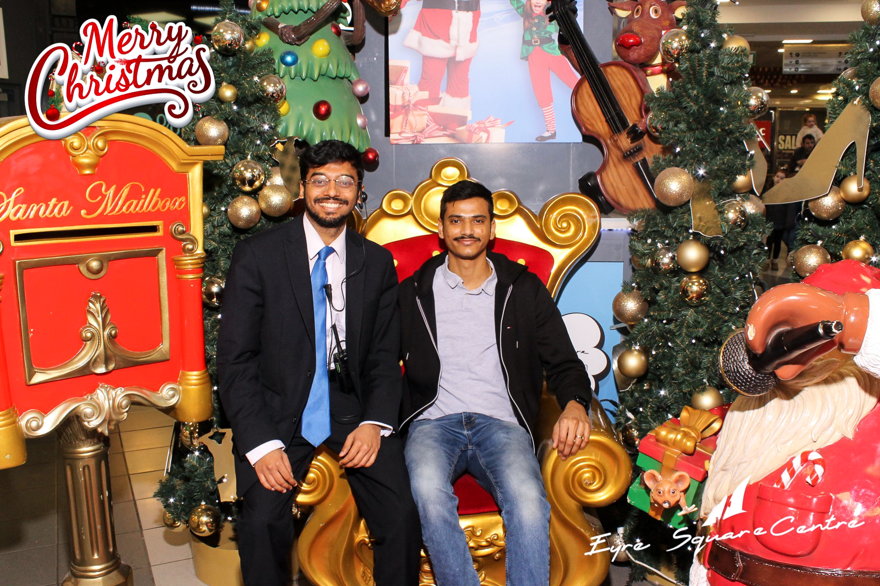 Eyre Square Shopping Centre Xmas Photobooth | View more photos from the event at gallery.snapmagic.ie/u/SnapMagic/Eyre-Square-Shopping-Centre-Xmas-Photobooth