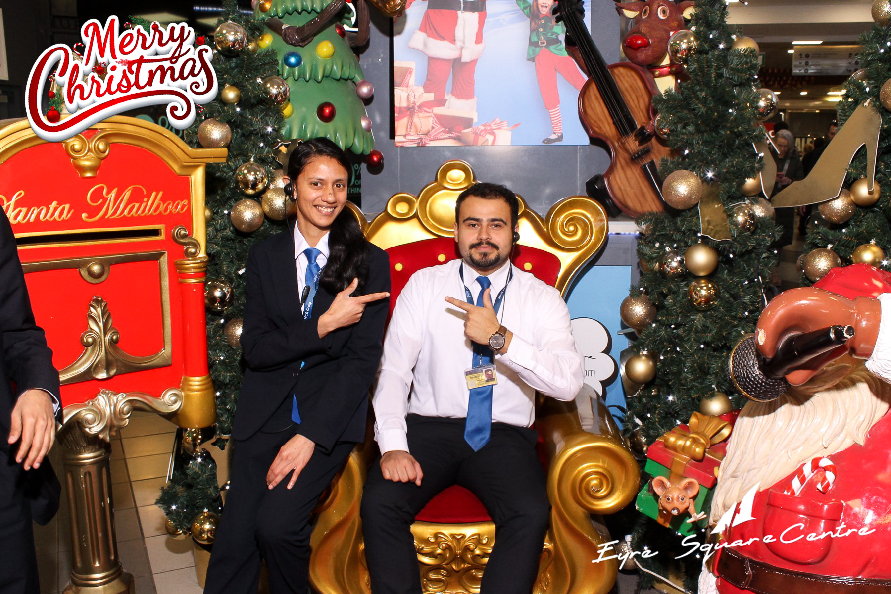 Eyre Square Shopping Centre Xmas Photobooth | View more photos from the event at gallery.snapmagic.ie/u/SnapMagic/Eyre-Square-Shopping-Centre-Xmas-Photobooth