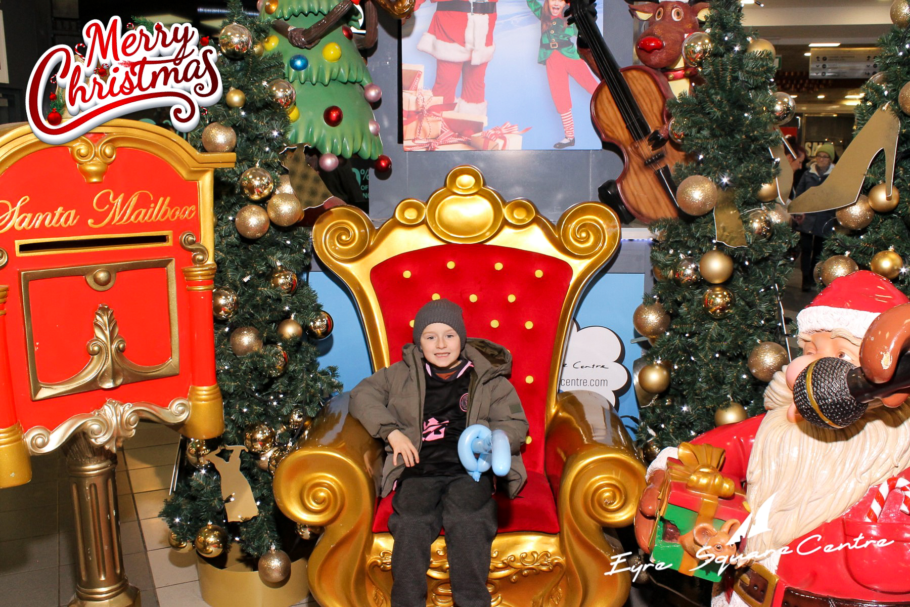 Eyre Square Shopping Centre Xmas Photobooth | View more photos from the event at gallery.snapmagic.ie/u/SnapMagic/Eyre-Square-Shopping-Centre-Xmas-Photobooth