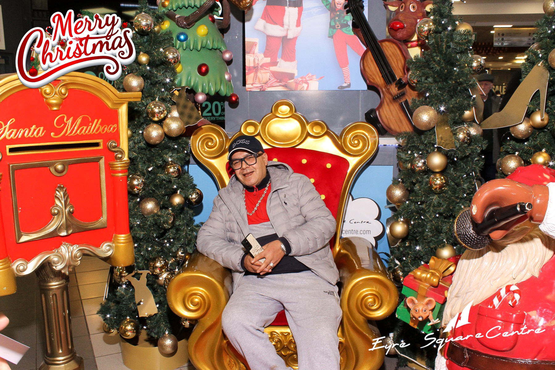 Eyre Square Shopping Centre Xmas Photobooth | View more photos from the event at gallery.snapmagic.ie/u/SnapMagic/Eyre-Square-Shopping-Centre-Xmas-Photobooth