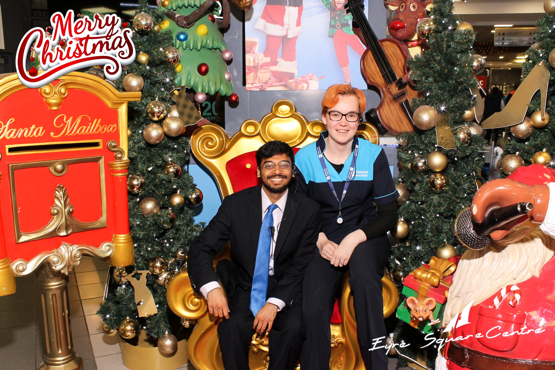 Eyre Square Shopping Centre Xmas Photobooth | View more photos from the event at gallery.snapmagic.ie/u/SnapMagic/Eyre-Square-Shopping-Centre-Xmas-Photobooth