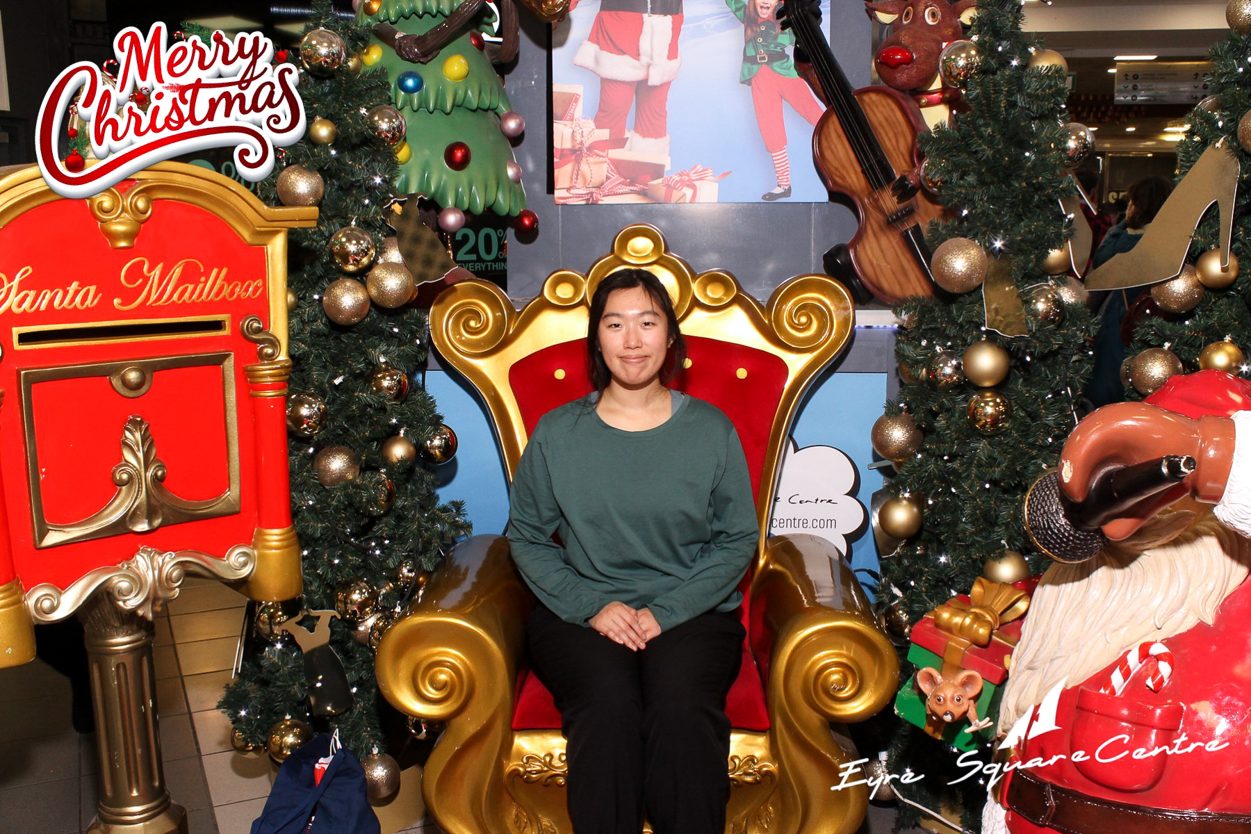 Eyre Square Shopping Centre Xmas Photobooth | View more photos from the event at gallery.snapmagic.ie/u/SnapMagic/Eyre-Square-Shopping-Centre-Xmas-Photobooth