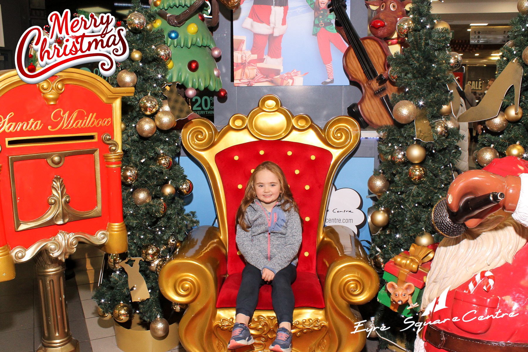 Eyre Square Shopping Centre Xmas Photobooth | View more photos from the event at gallery.snapmagic.ie/u/SnapMagic/Eyre-Square-Shopping-Centre-Xmas-Photobooth