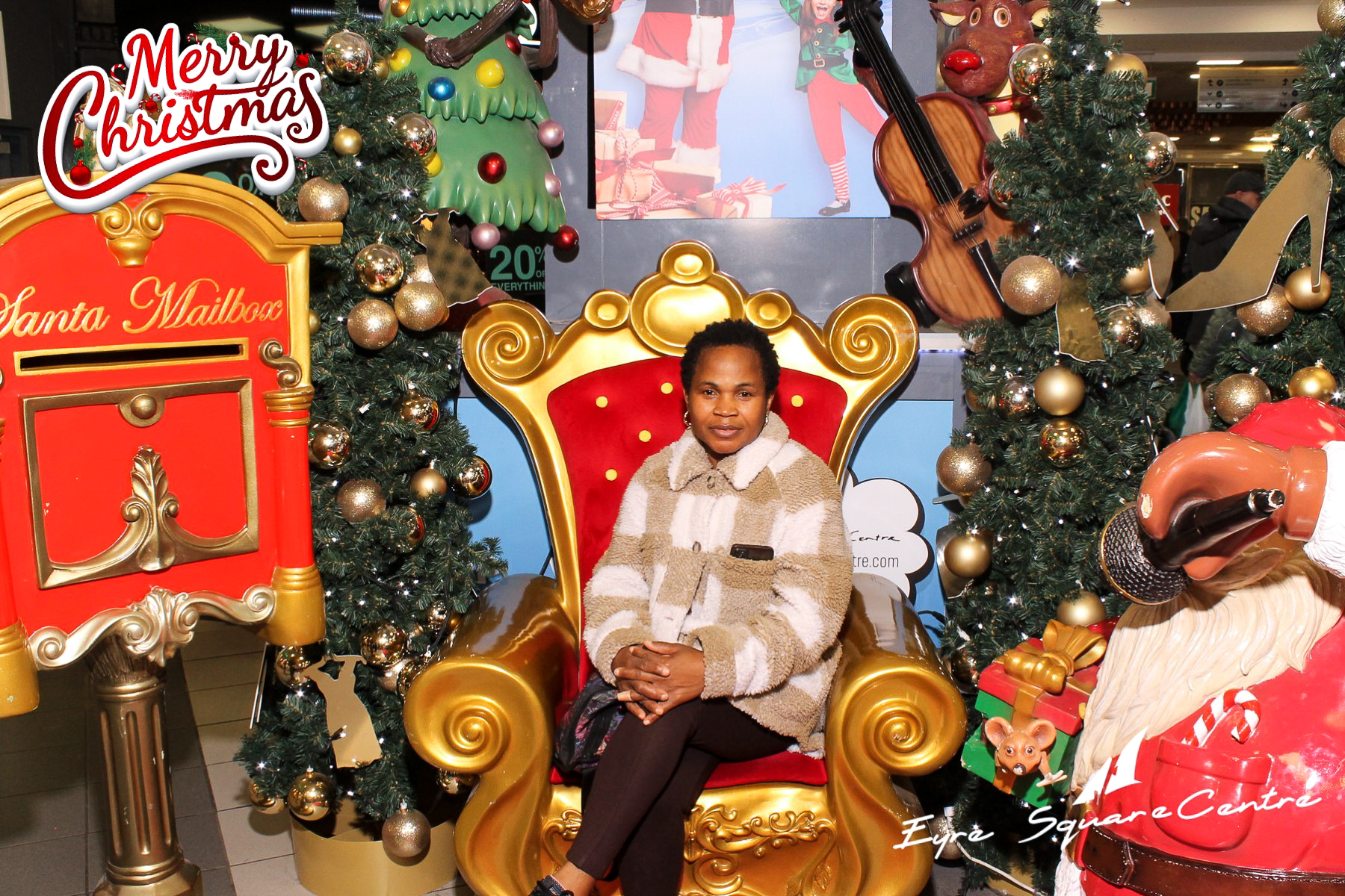 Eyre Square Shopping Centre Xmas Photobooth | View more photos from the event at gallery.snapmagic.ie/u/SnapMagic/Eyre-Square-Shopping-Centre-Xmas-Photobooth