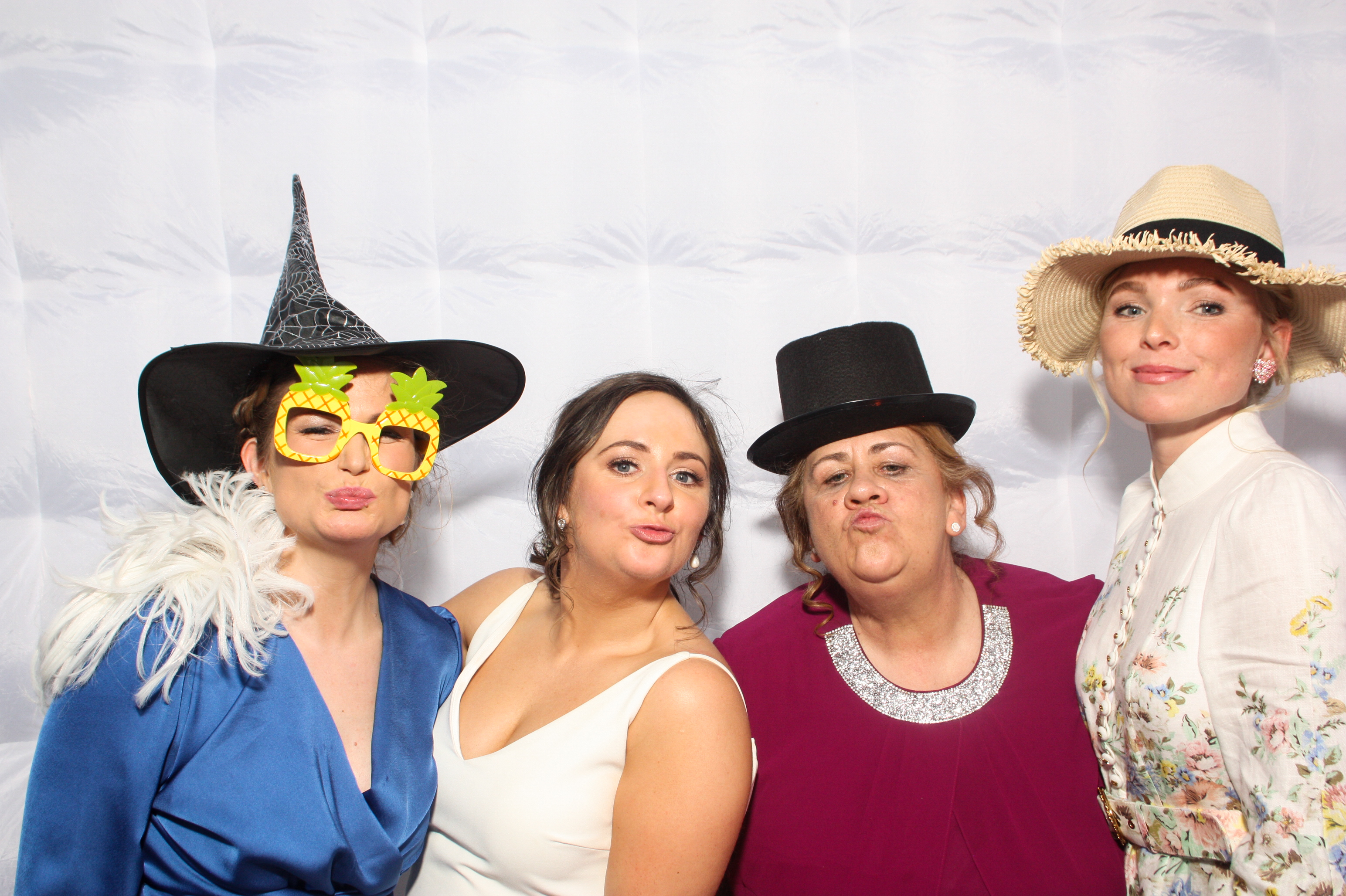 Hannah & Declan's Wedding | View more photos from the event at gallery.snapmagic.ie/u/SnapMagic/Hannah-Declans-Wedding