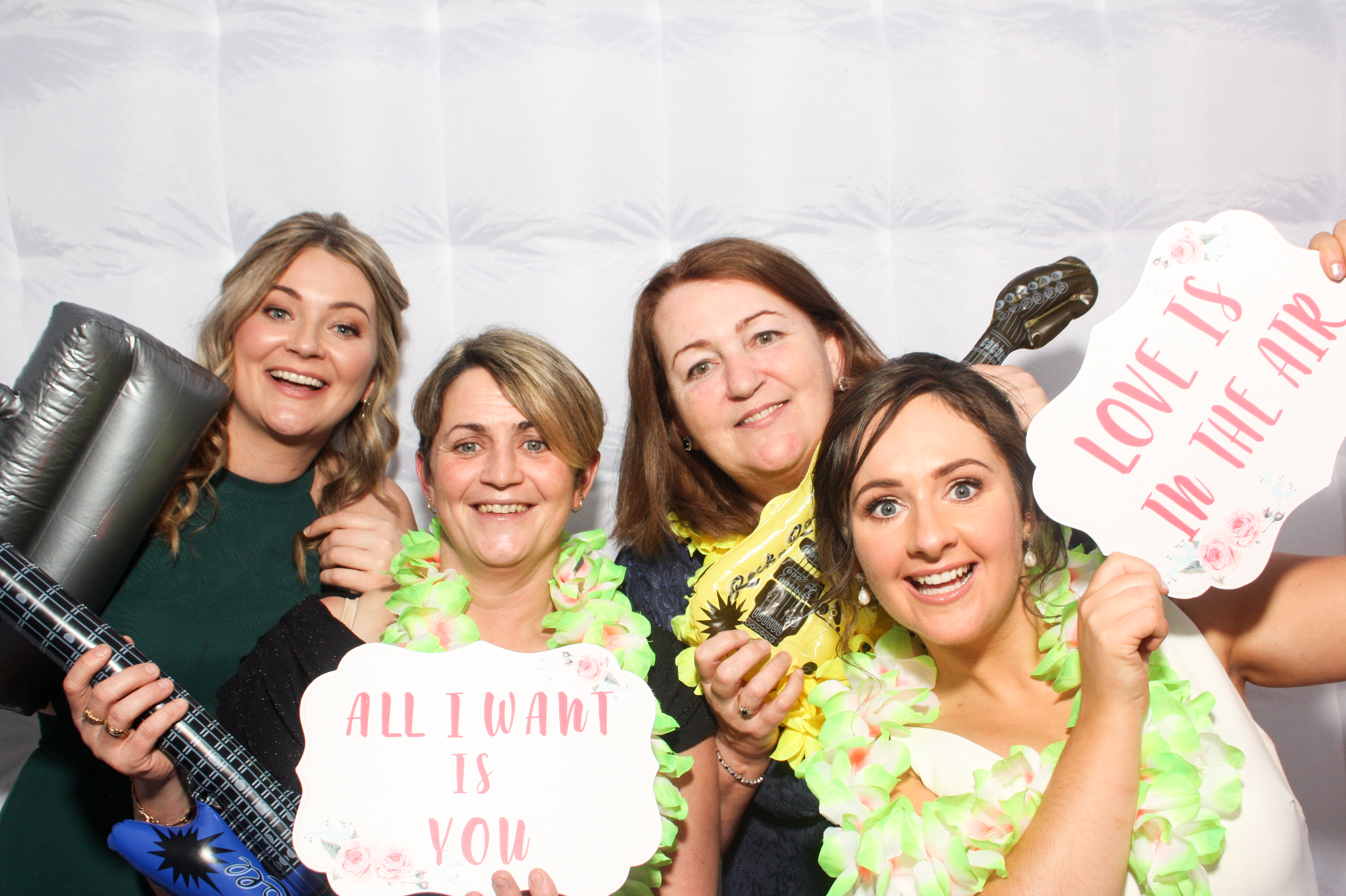 Hannah & Declan's Wedding | View more photos from the event at gallery.snapmagic.ie/u/SnapMagic/Hannah-Declans-Wedding