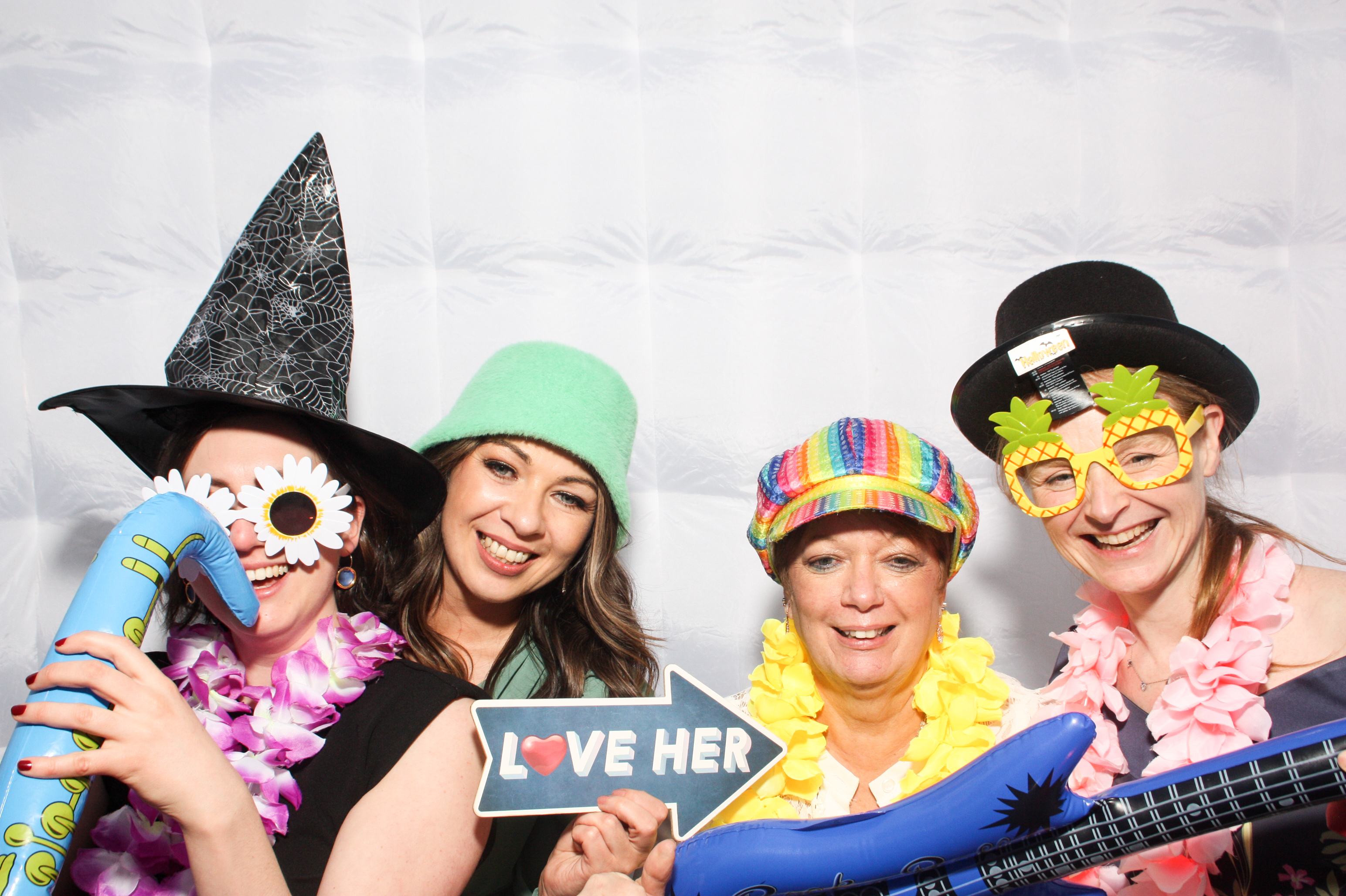 Hannah & Declan's Wedding | View more photos from the event at gallery.snapmagic.ie/u/SnapMagic/Hannah-Declans-Wedding