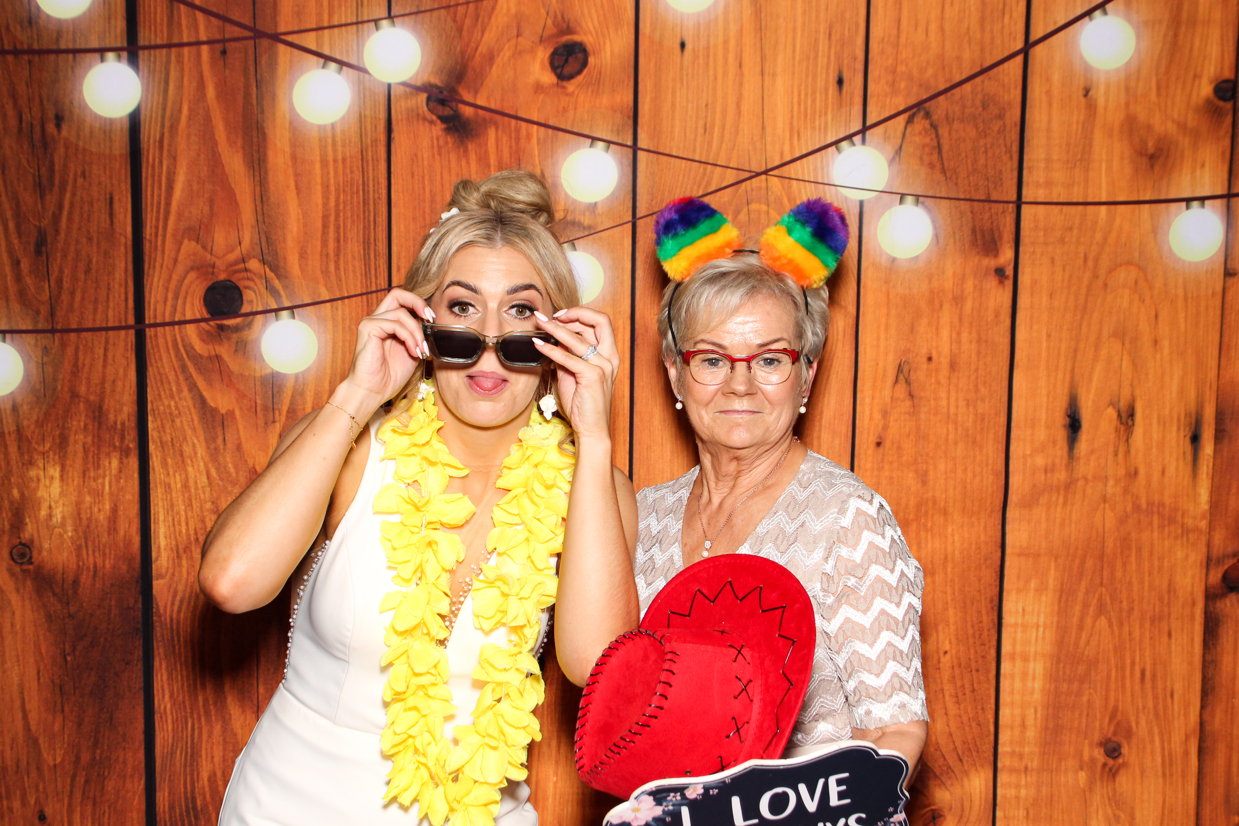 Hazel & John's Wedding | View more photos from the event at gallery.snapmagic.ie/u/SnapMagic/Hazel-Johns-Wedding
