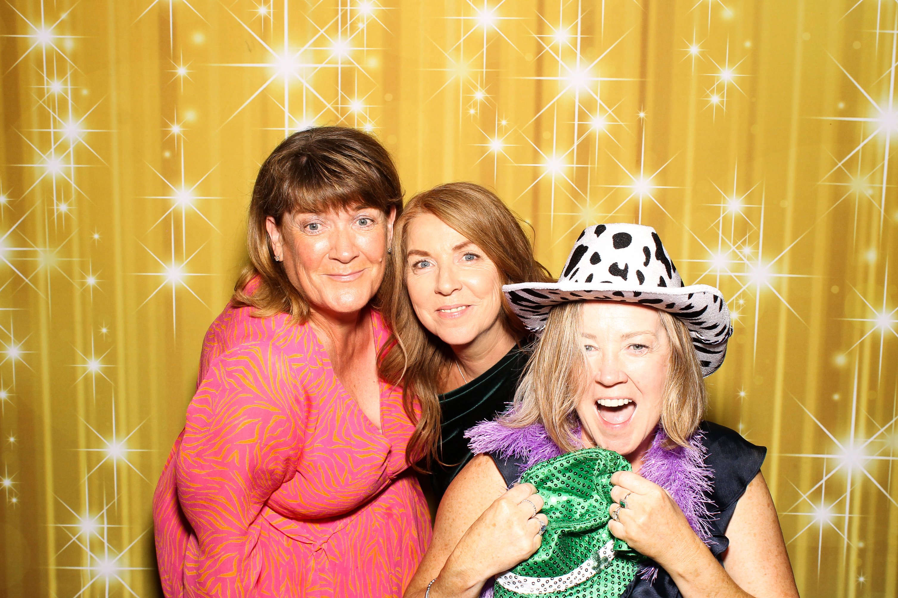 Julie & Dermot's Wedding | View more photos from the event at gallery.snapmagic.ie/u/SnapMagic/Julie-Dermots-Wedding