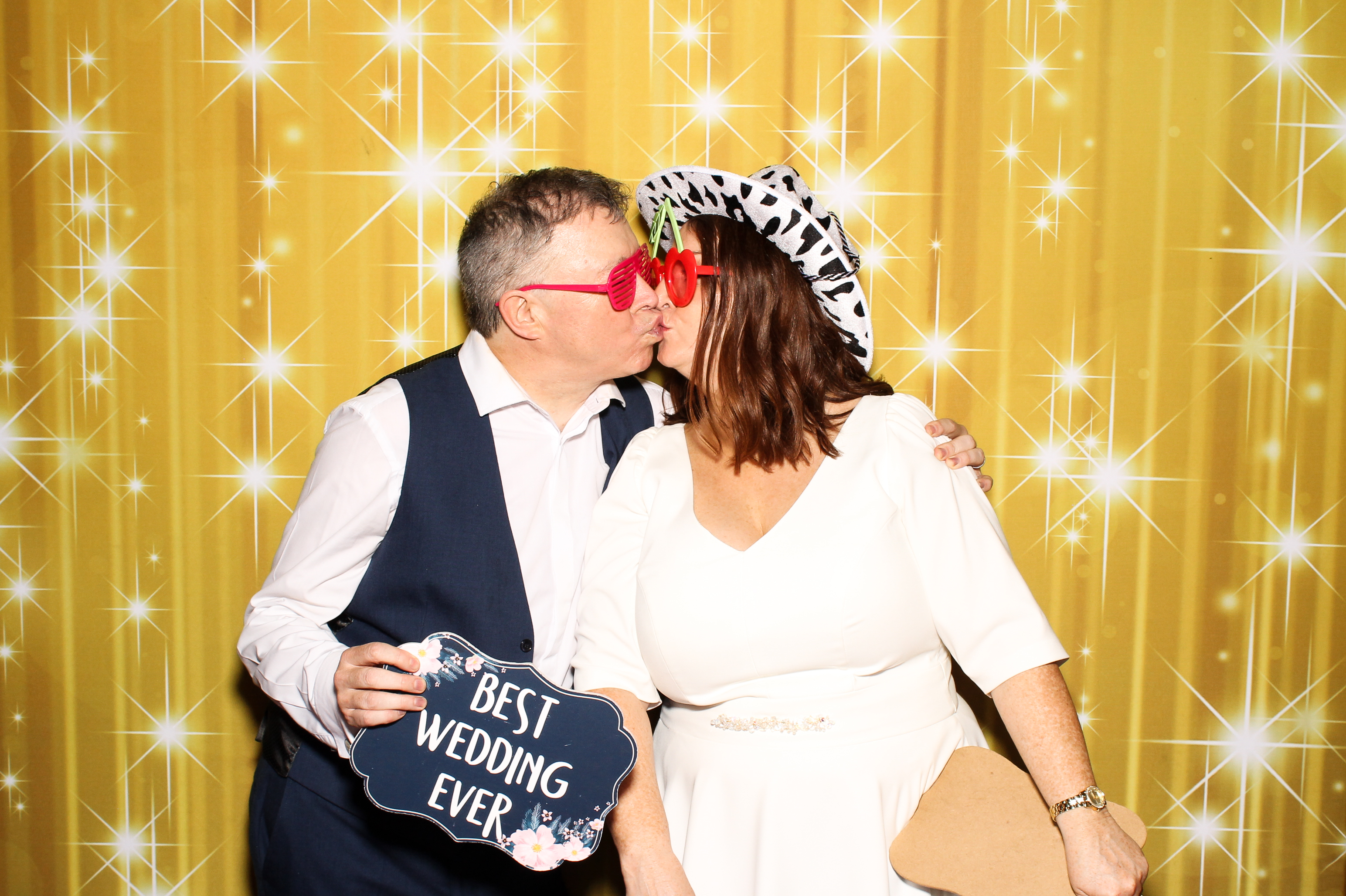 Julie & Dermot's Wedding | View more photos from the event at gallery.snapmagic.ie/u/SnapMagic/Julie-Dermots-Wedding