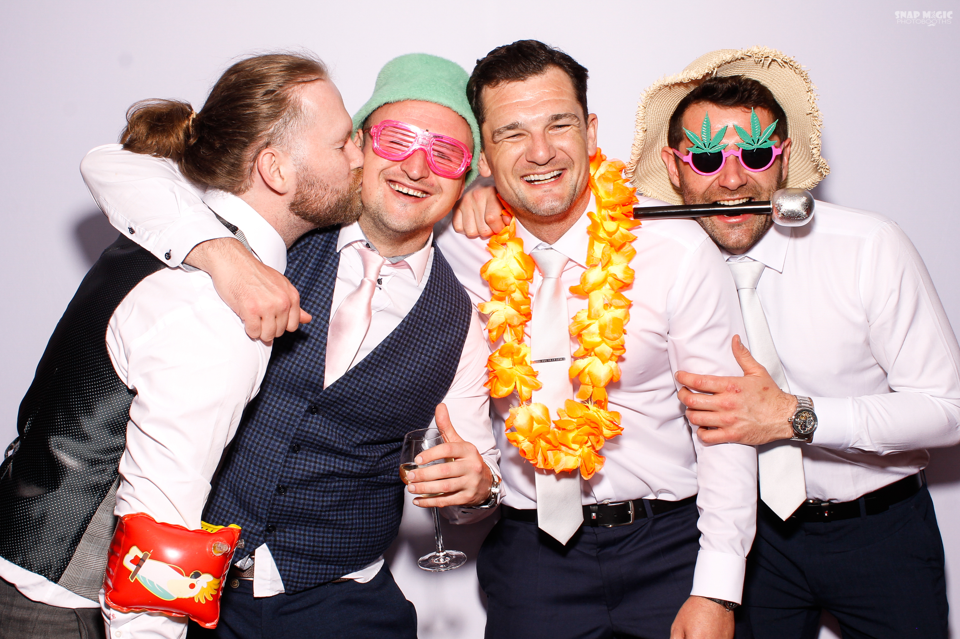 Kate & Sean's Wedding | View more photos from the event at gallery.snapmagic.ie/u/SnapMagic/Kate-Seans-Wedding
