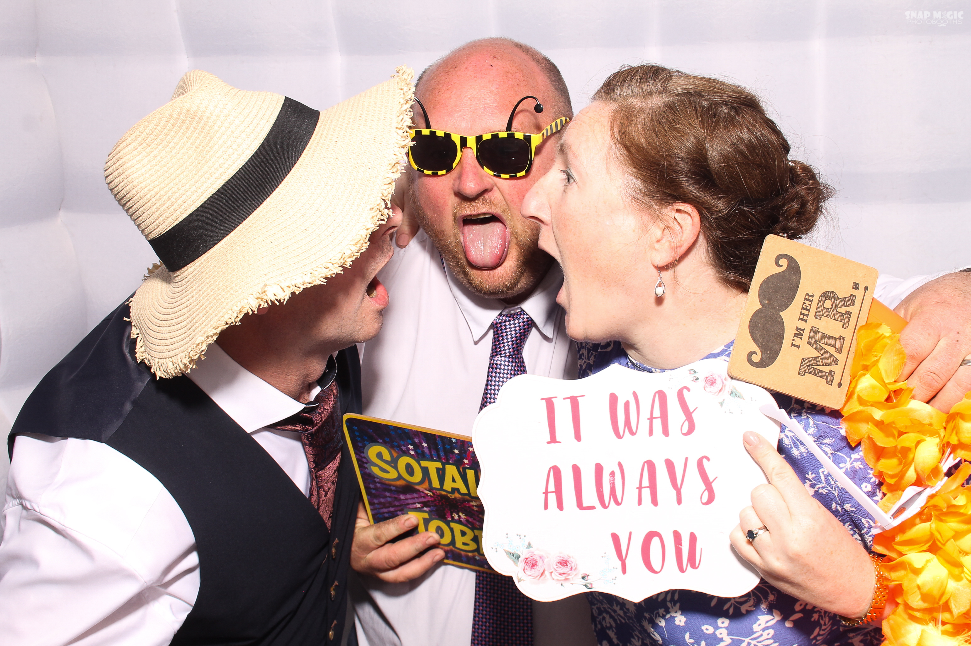 Maria & Kevin | View more photos from the event at gallery.snapmagic.ie/u/SnapMagic/Maria-Kevin