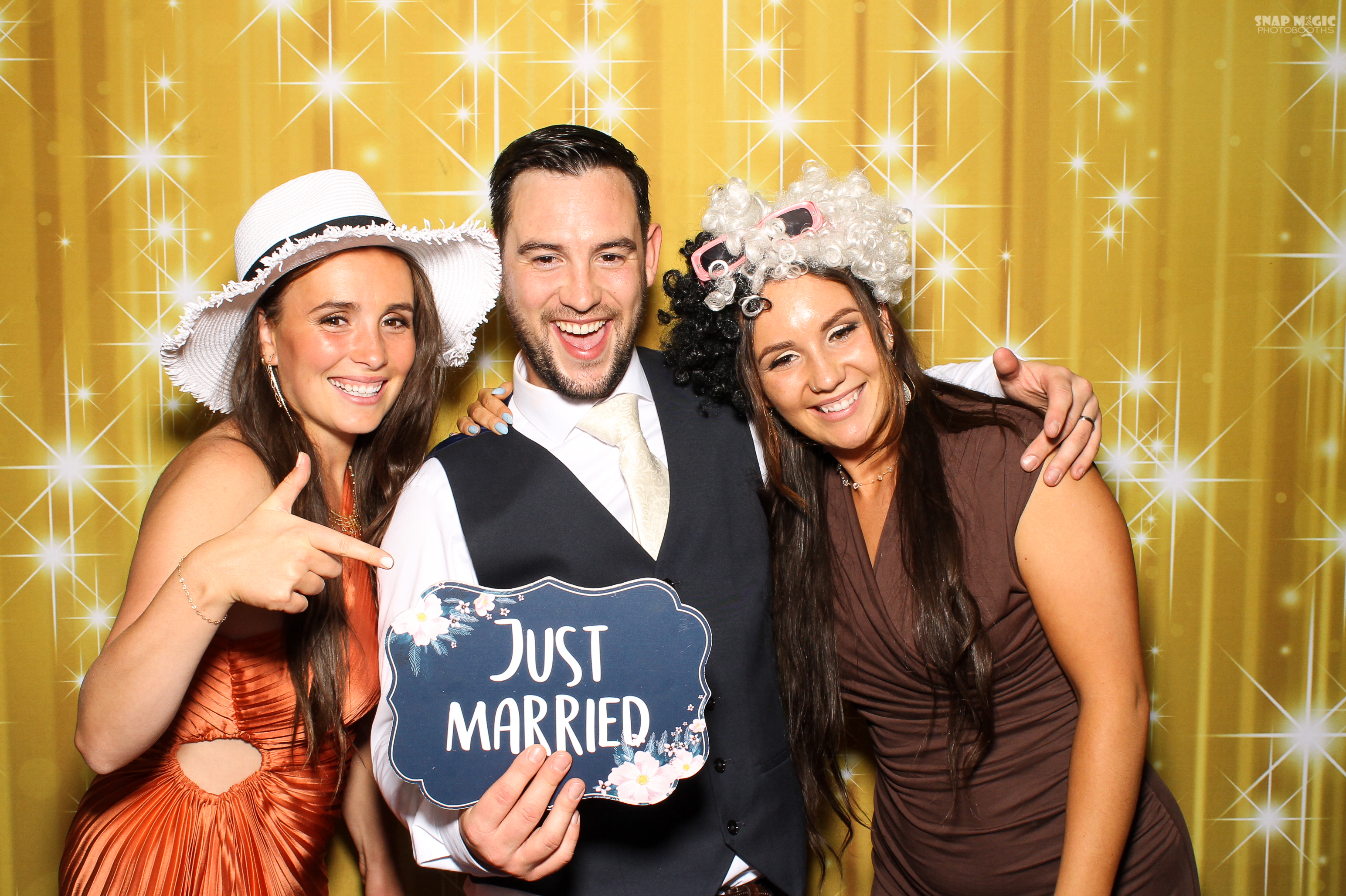 Nathan & Rebecca's Wedding | View more photos from the event at gallery.snapmagic.ie/u/SnapMagic/Nathan-Rebeccas-Wedding