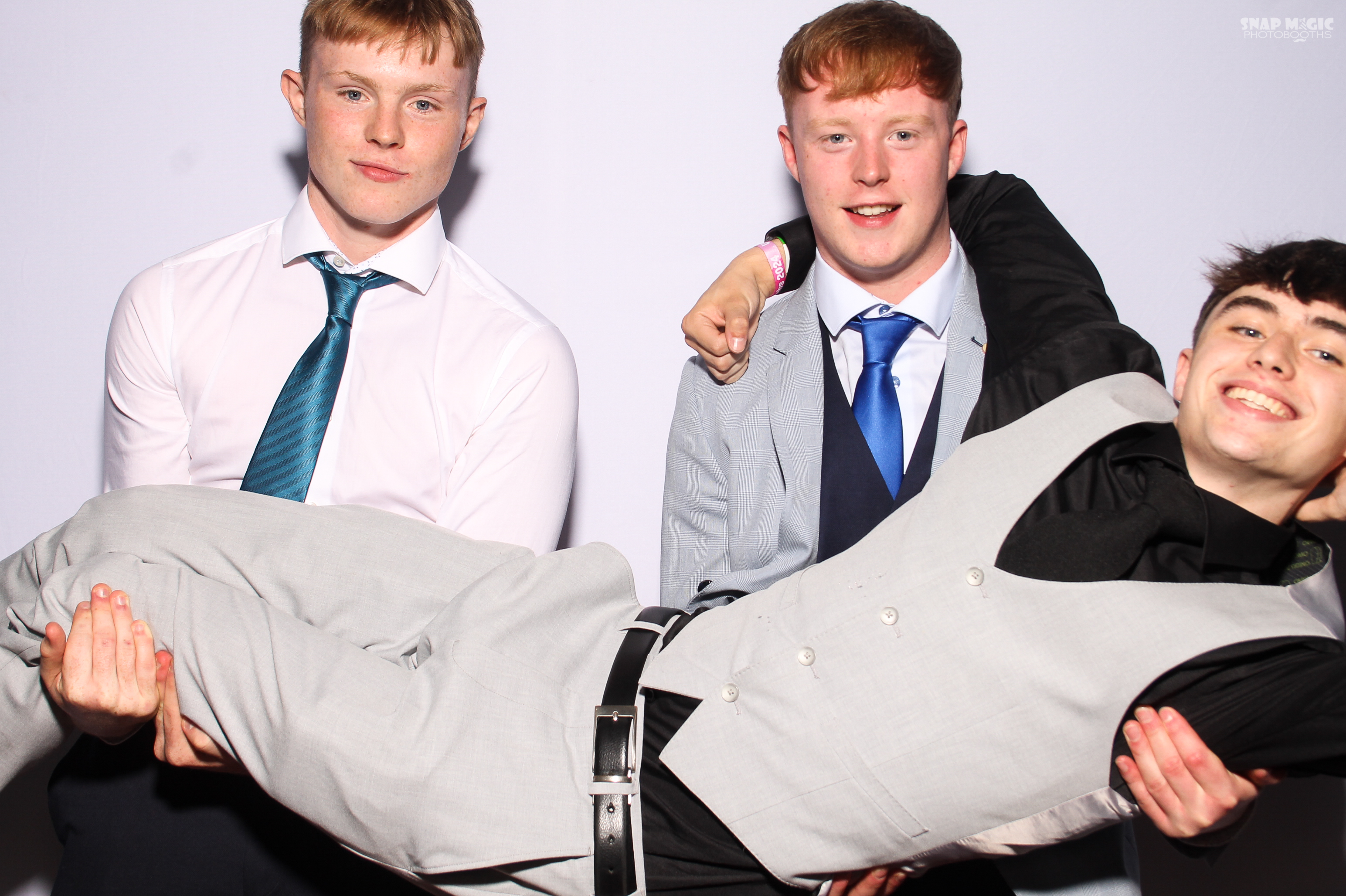 Ursuline College Debs | View more photos from the event at gallery.snapmagic.ie/u/SnapMagic/Ursuline-College-Debs