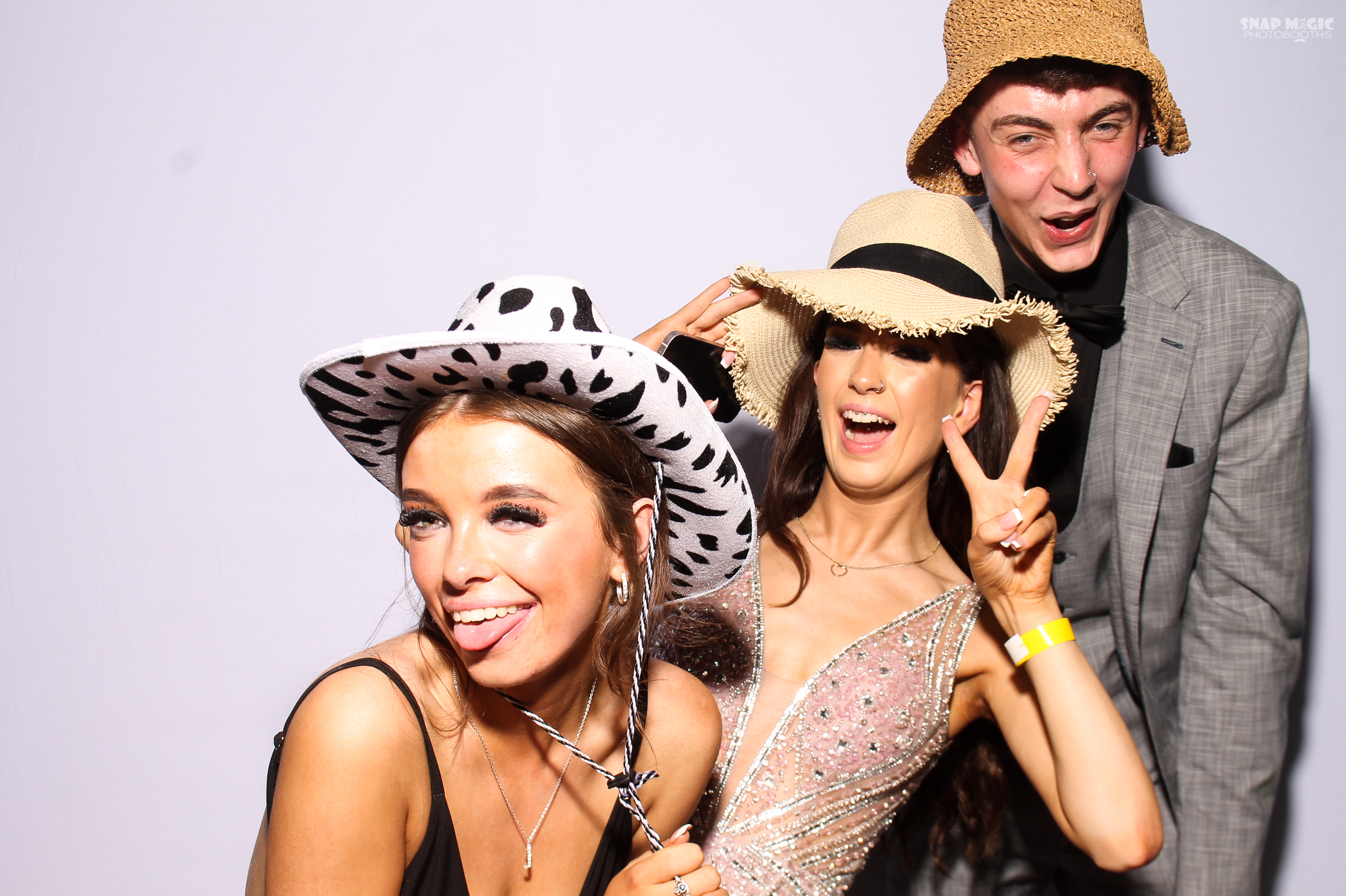 Ursuline College Debs | View more photos from the event at gallery.snapmagic.ie/u/SnapMagic/Ursuline-College-Debs