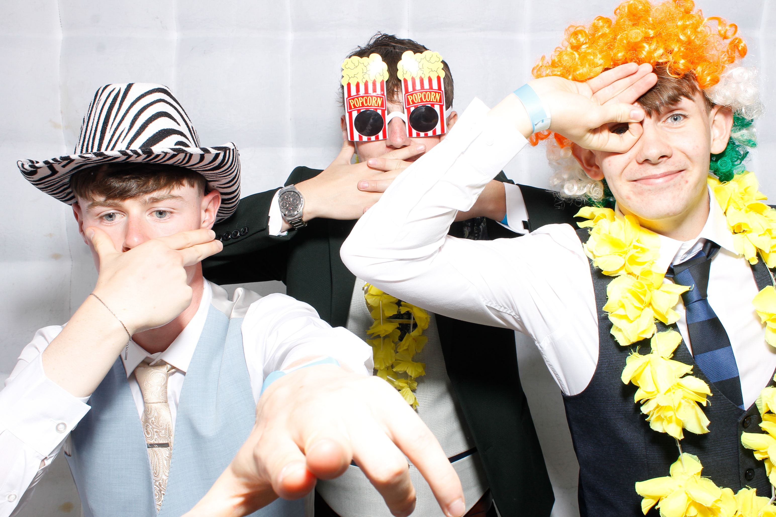 Carndonagh CS Formal '25 | View more photos from the event at gallery.snapmagic.ie/u/SnapMagic/Carndonagh-CS-Formal-25