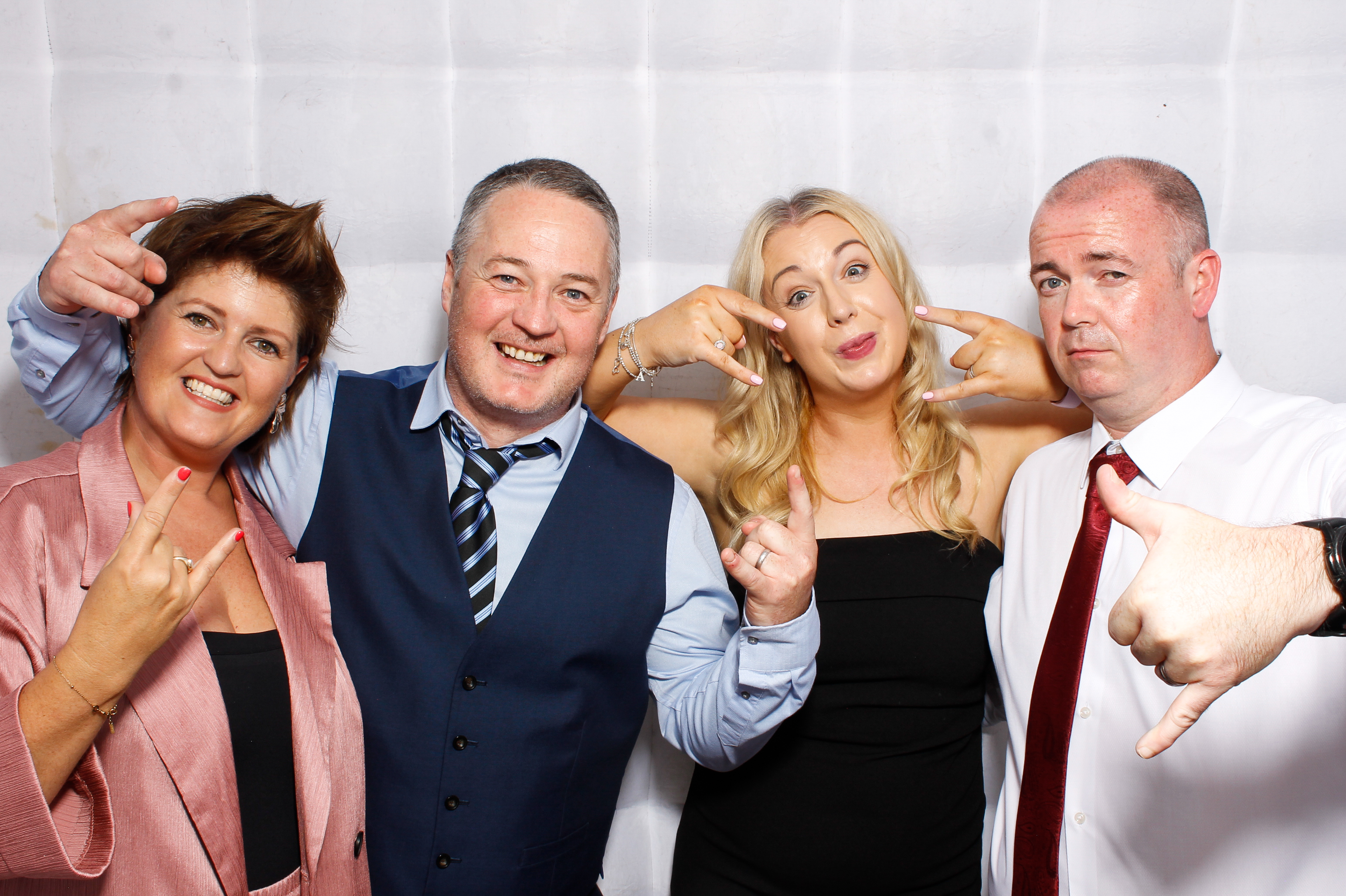 Carndonagh CS Formal '25 | View more photos from the event at gallery.snapmagic.ie/u/SnapMagic/Carndonagh-CS-Formal-25