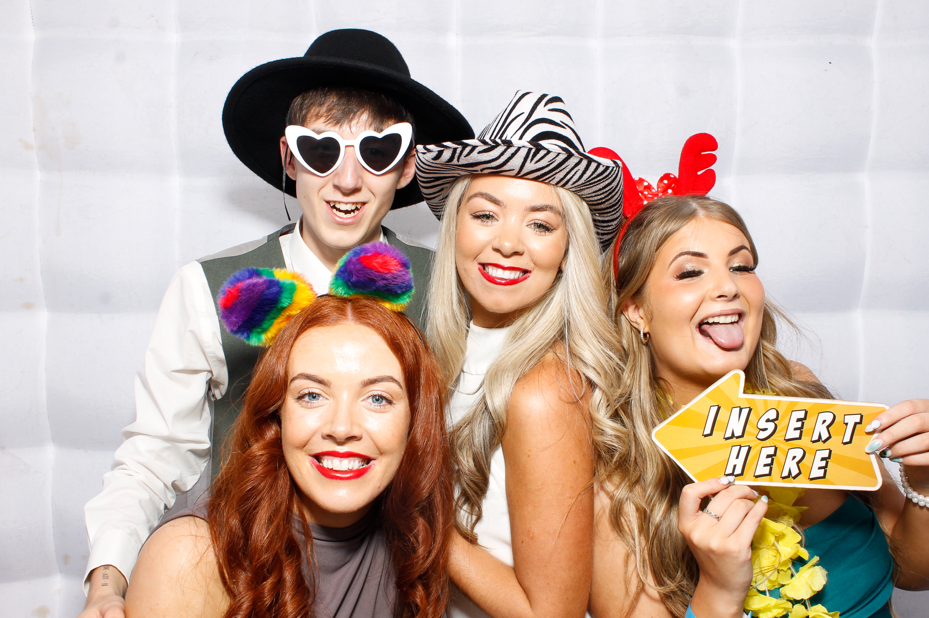 Carndonagh CS Formal '25 | View more photos from the event at gallery.snapmagic.ie/u/SnapMagic/Carndonagh-CS-Formal-25
