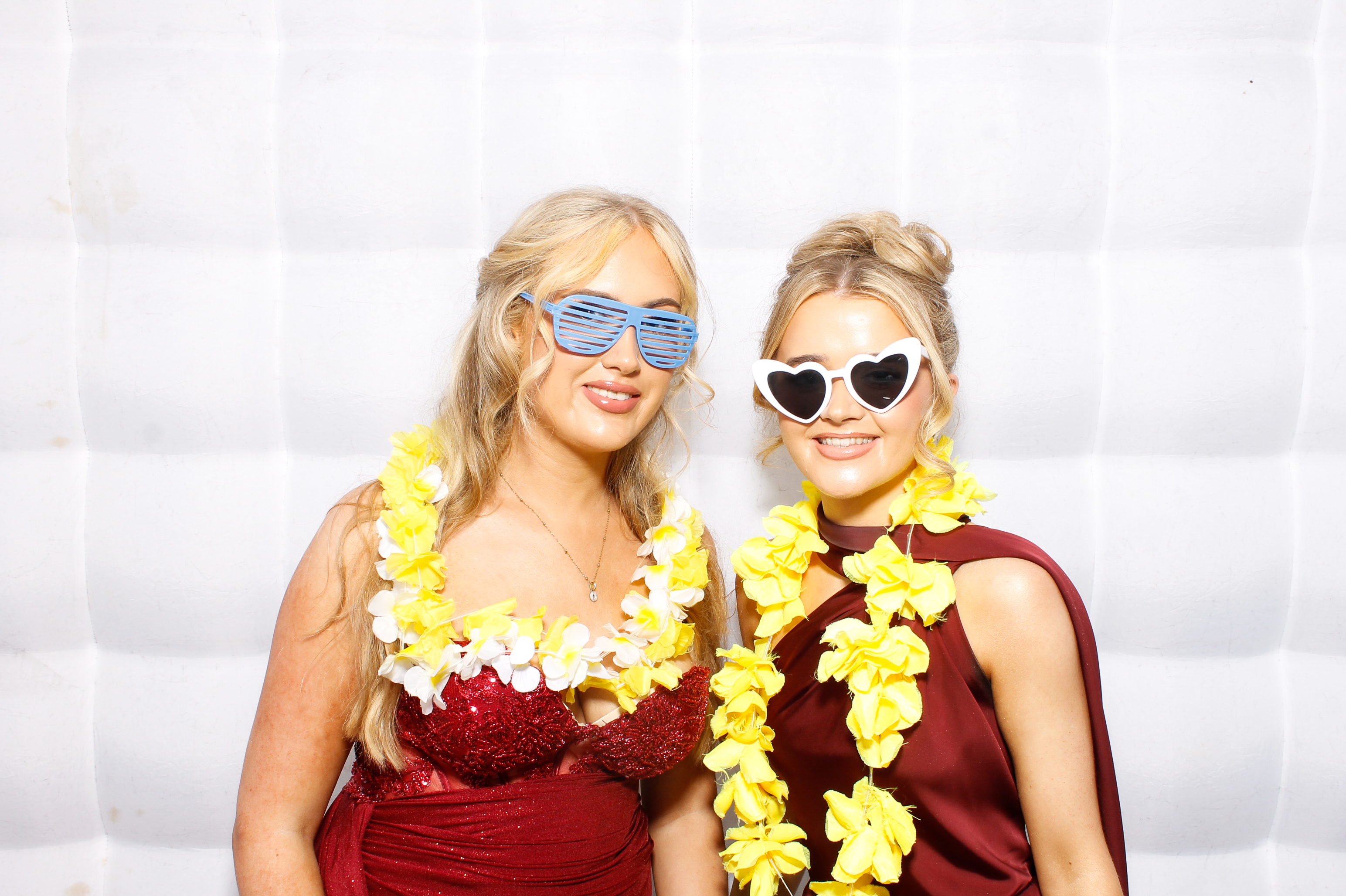 Carndonagh CS Formal '25 | View more photos from the event at gallery.snapmagic.ie/u/SnapMagic/Carndonagh-CS-Formal-25