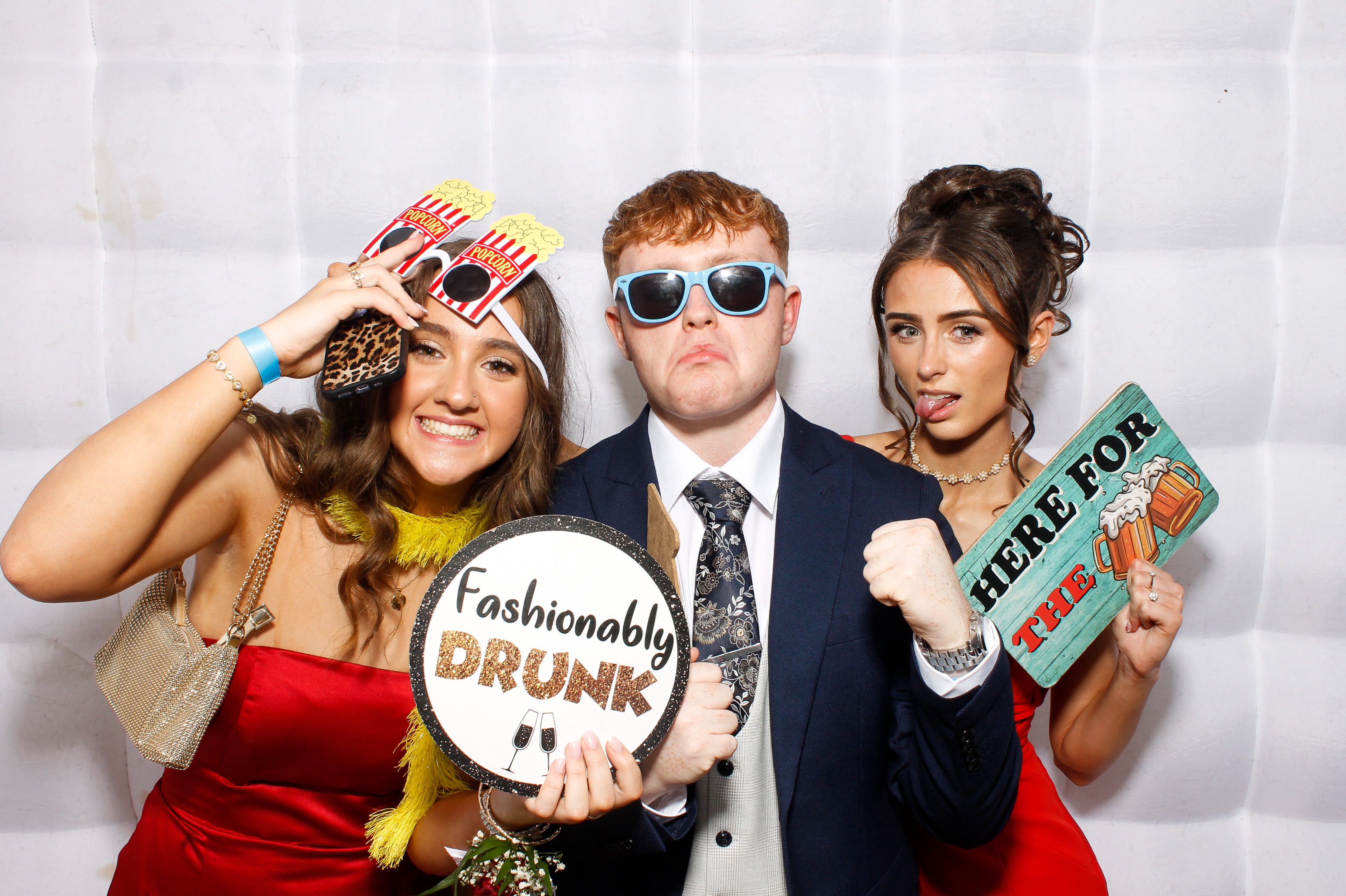 Carndonagh CS Formal '25 | View more photos from the event at gallery.snapmagic.ie/u/SnapMagic/Carndonagh-CS-Formal-25