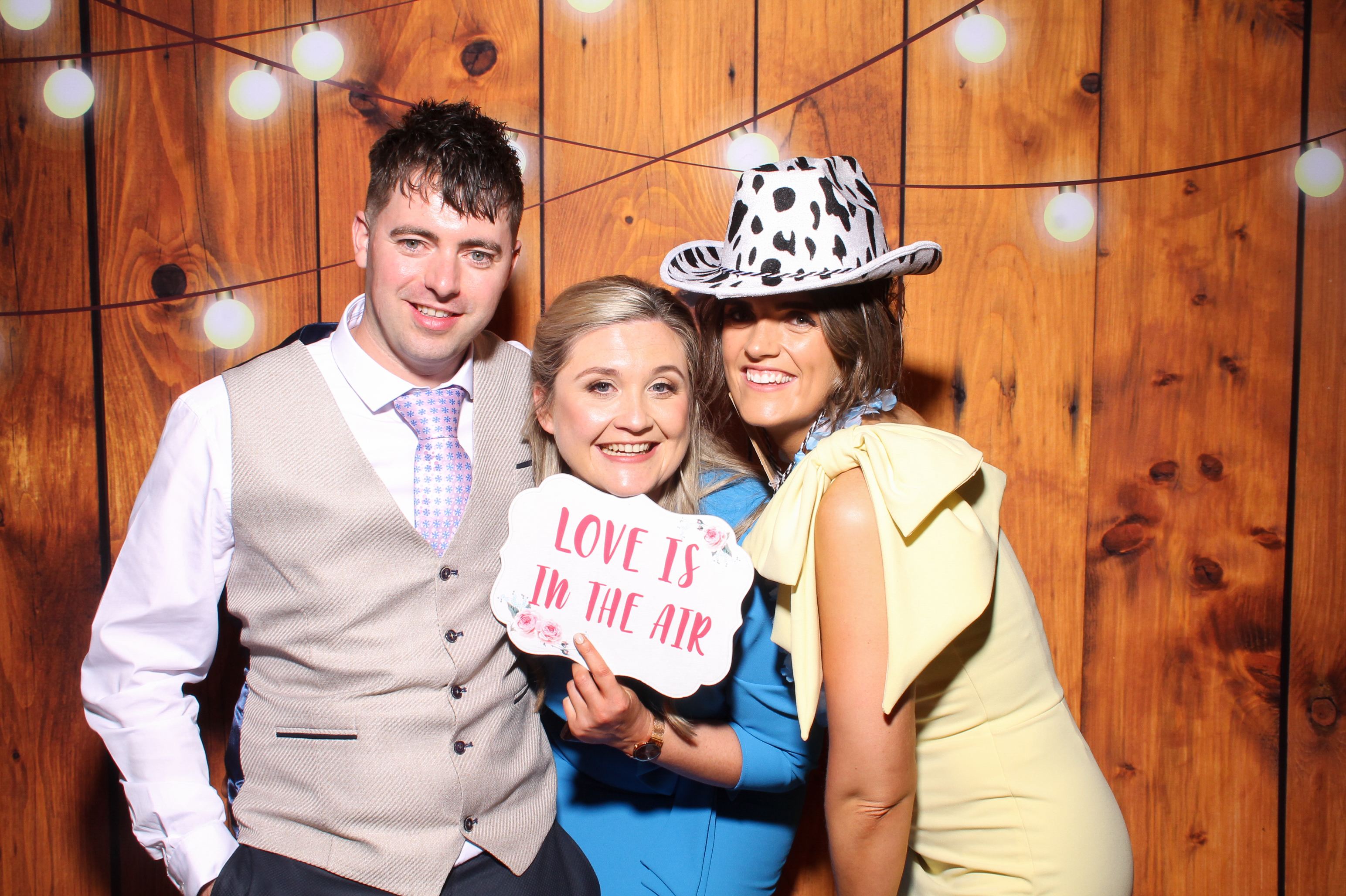 Chloe & Conor's Wedding | View more photos from the event at gallery.snapmagic.ie/u/SnapMagic/Chloe-Conors-Wedding